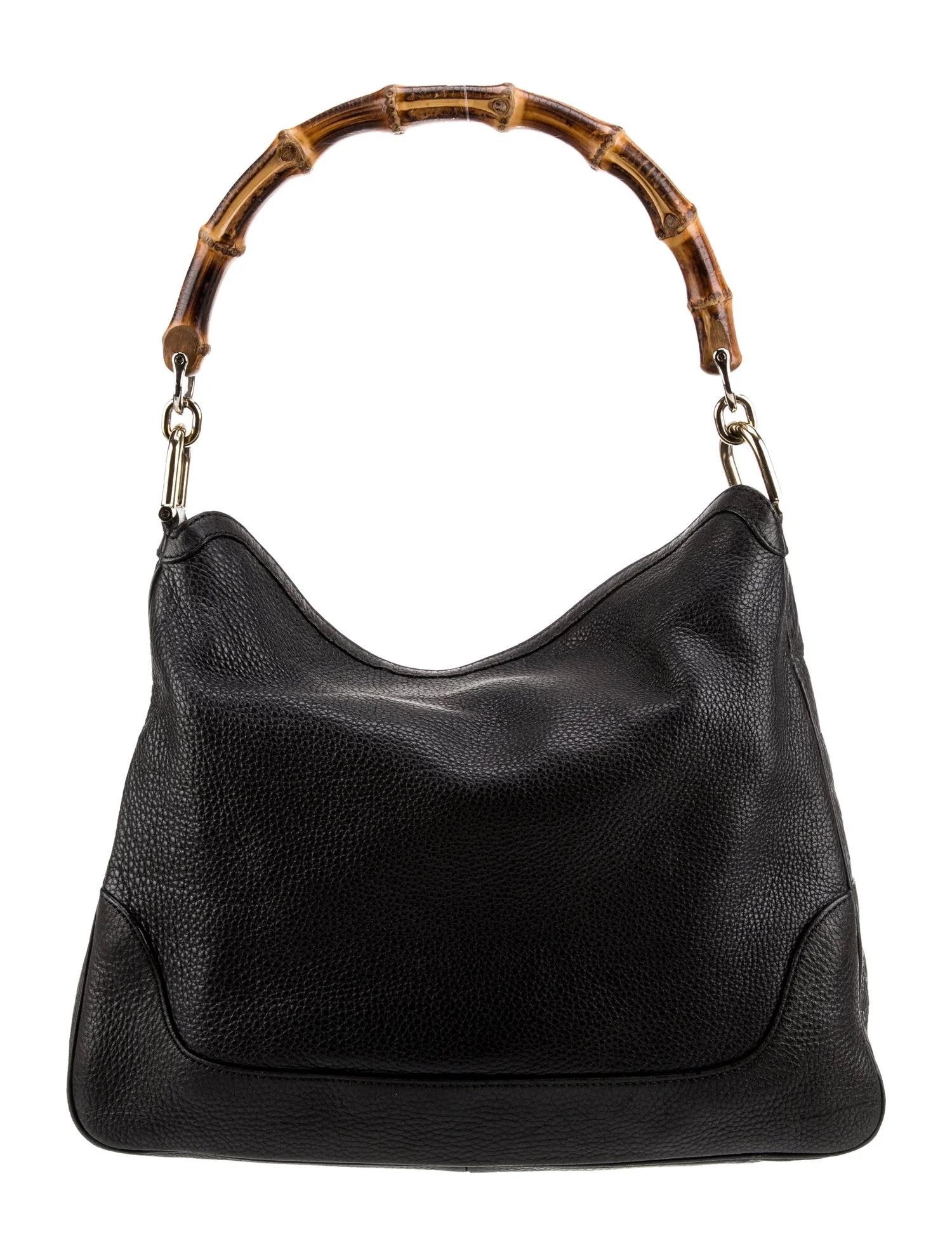 Gucci Pebbled Leather Black Diana Bamboo Hobo Bag Medium In Good Condition For Sale In Montreal, Quebec