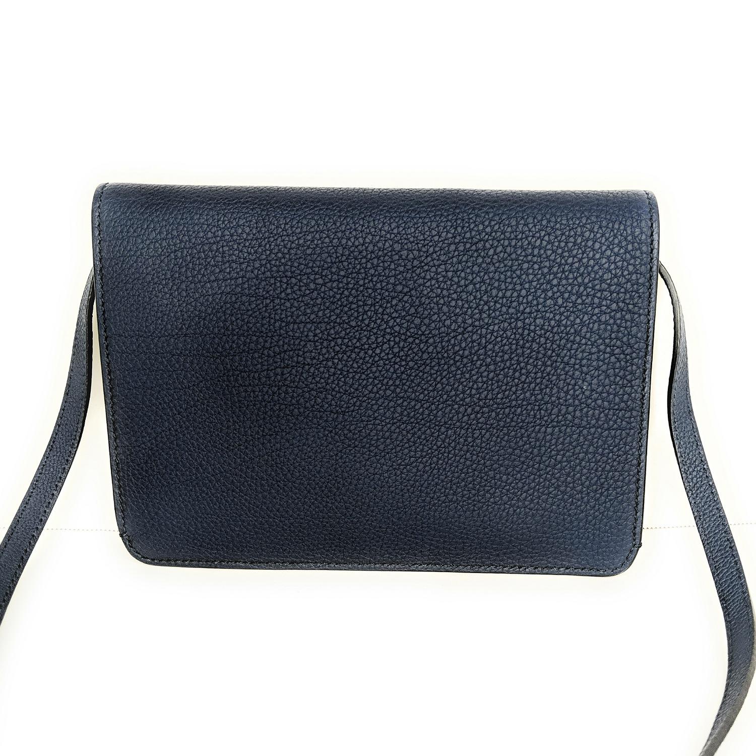 We can always count on Gucci for styles that we will love now and later. This lovely current Gucci Blue Pebbled Leather Soft Jackie Convertible Mini Crossbody Bag features soft pebbled leather and silver-tone Gucci piston push-lock closure. The bag