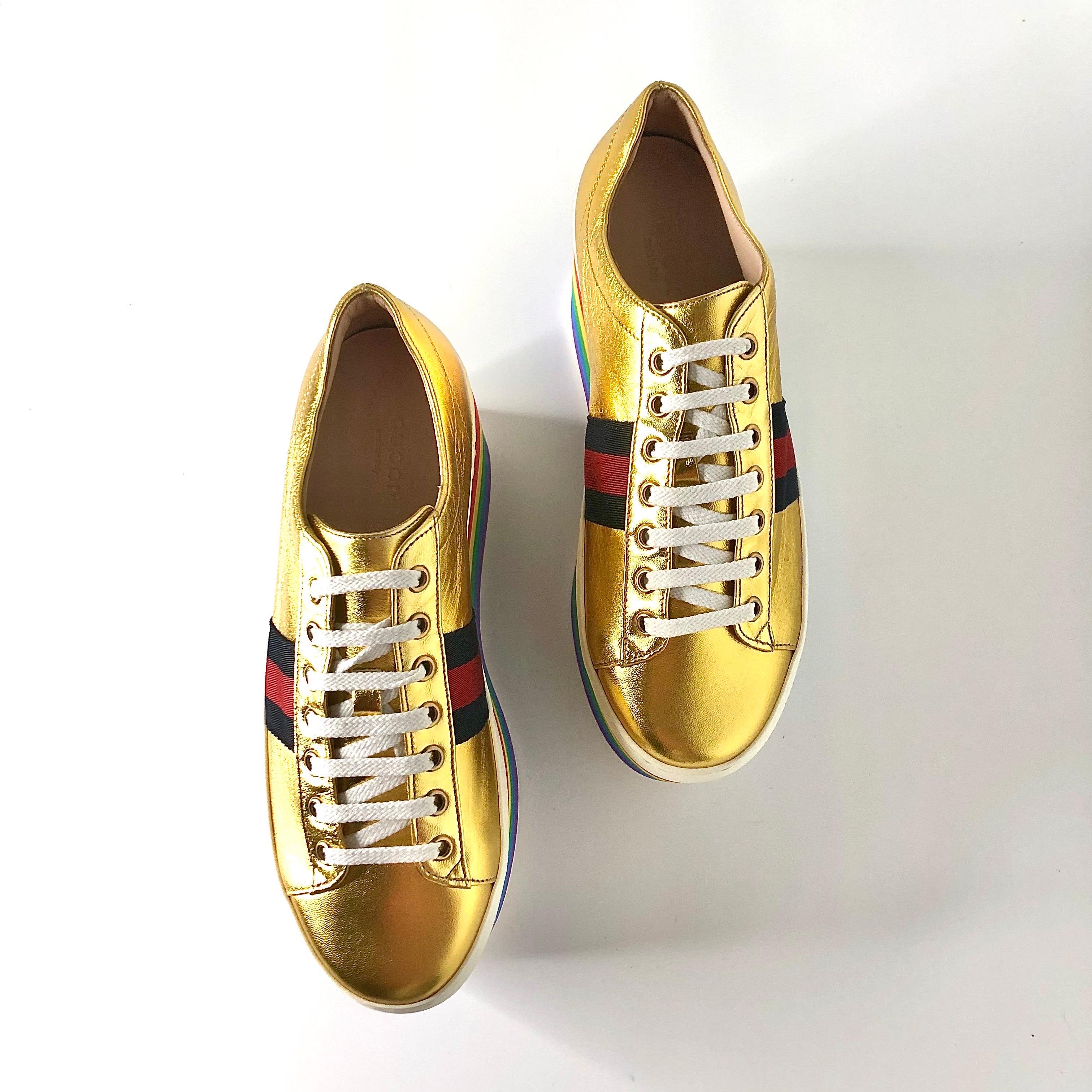 Gucci Peggy Mettalic Gold Rainbow Platform Lowtop Lace Up Sneakers 38.5 In Excellent Condition For Sale In Mechanicsville, VA