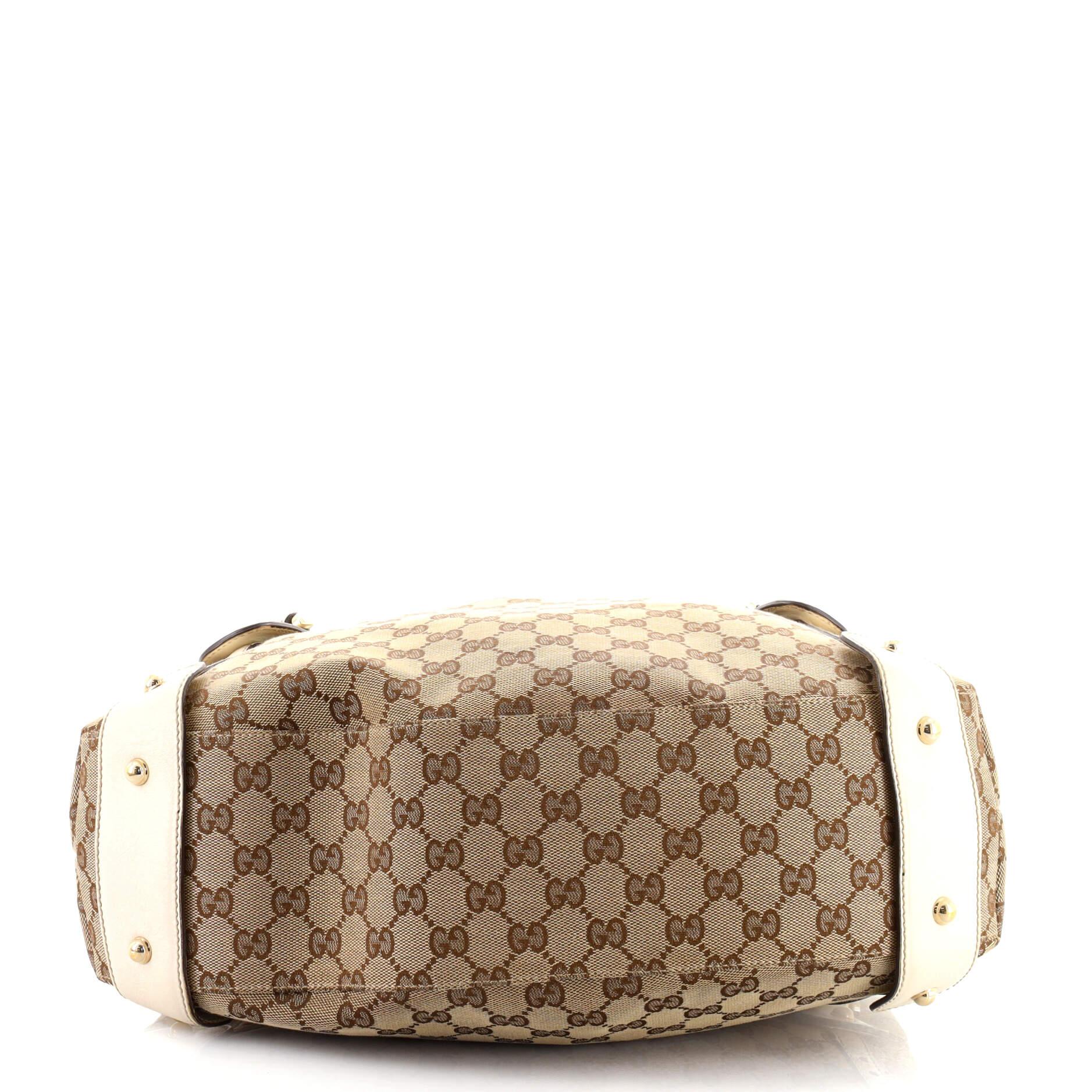 Gucci Pelham Shoulder Bag GG Canvas Medium In Good Condition In NY, NY