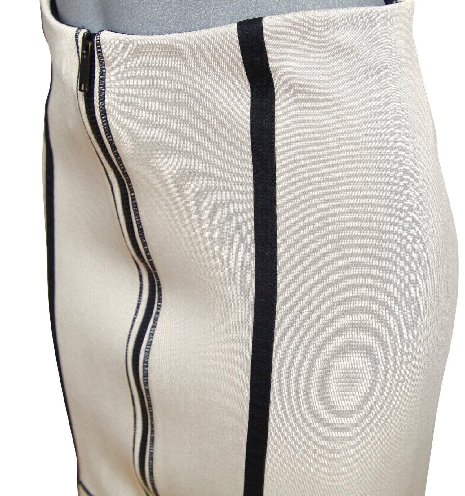 GUCCI Pencil Skirt Bodycon Viscose Zipper Ivory Black Sz 40 In Good Condition For Sale In Hollywood, FL