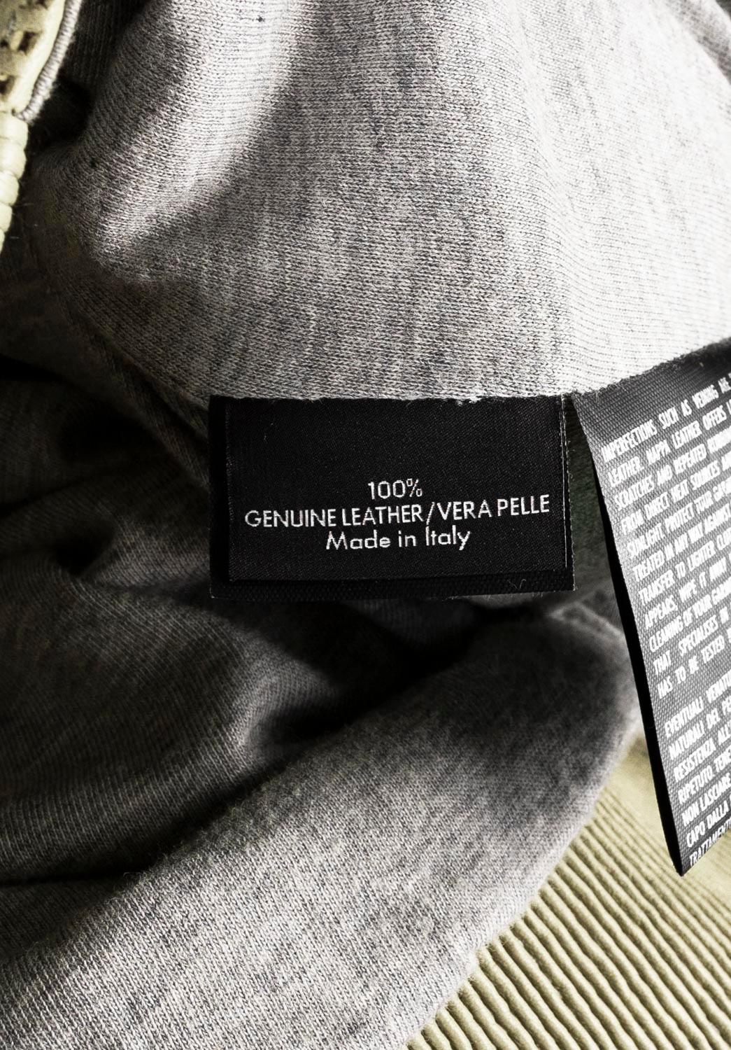 Gucci Perforierte Leder Herrenjacke Größe M/L im Angebot 4