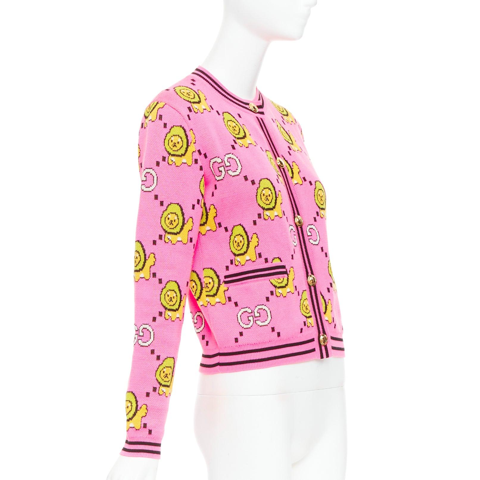 GUCCI PIKARAR pink yellow cotton Kawaii Lion GG monogram cropped cardigan XXS In condizioni ottime in vendita a Hong Kong, NT