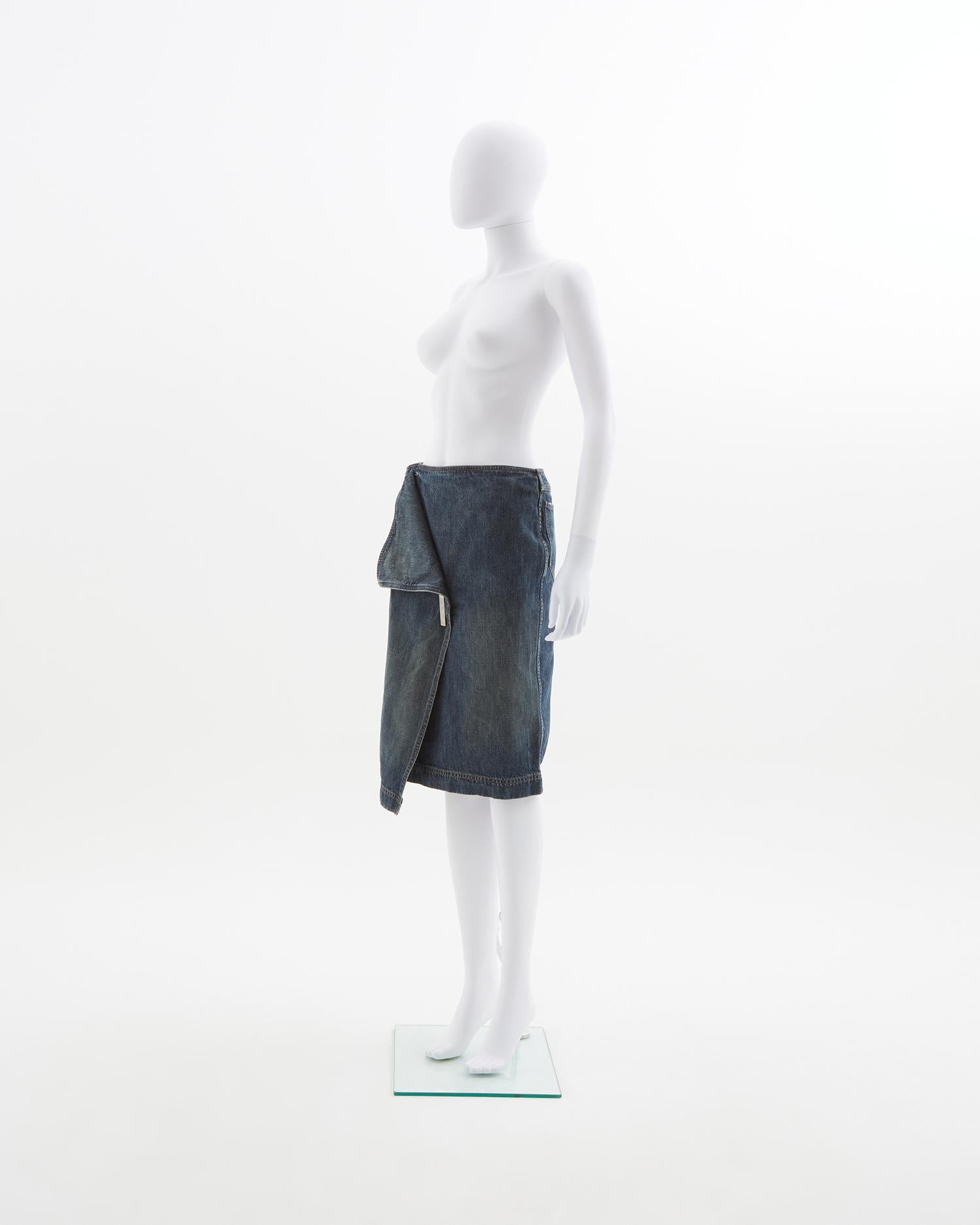 Gucci pin denim wrap skirt indigo, ss 2000 In Excellent Condition For Sale In Milano, IT