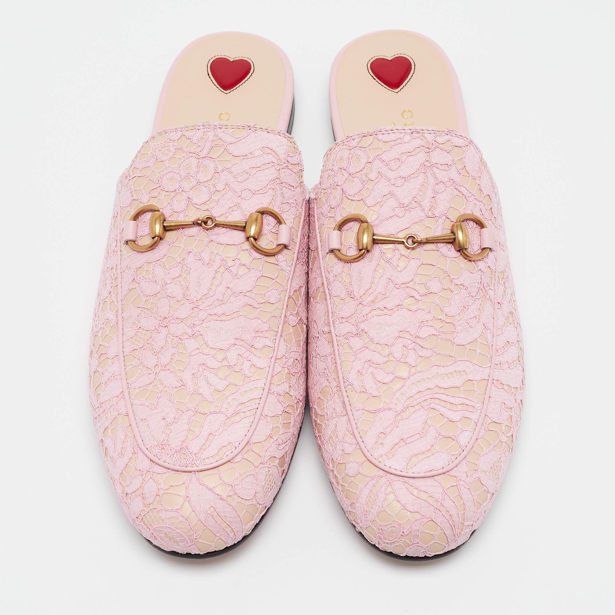 Gucci Pink/Beige Lace and Leather Princetown Flat Mules Size 40 In New Condition In Dubai, Al Qouz 2