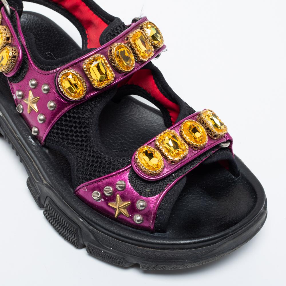Gucci Pink/Black Mesh And Leather Crystal Embellished Aguru Sandals Size 37 In Good Condition In Dubai, Al Qouz 2