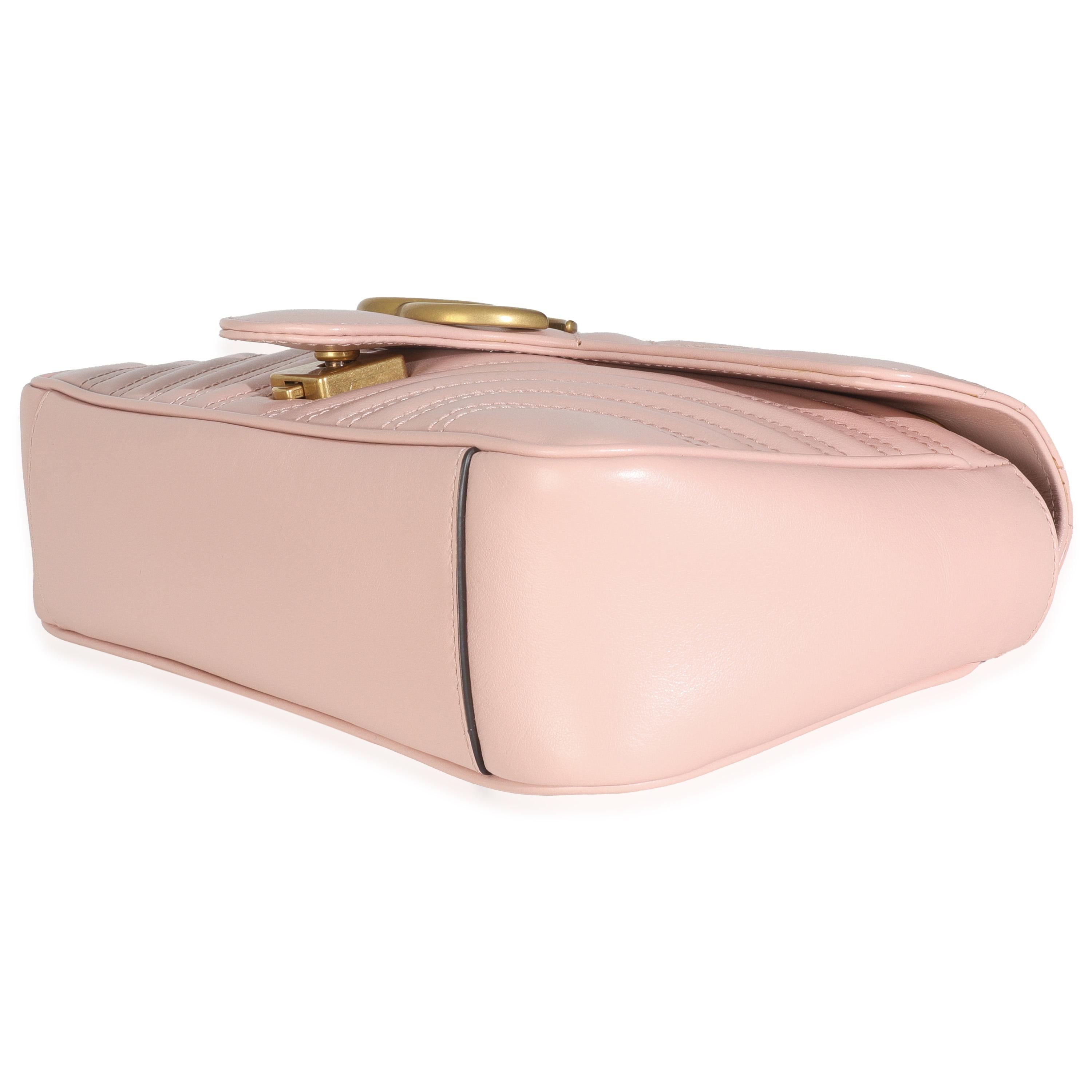 Donna Gucci Borsa a tracolla piccola GG Marmont in pelle di vitello rosa Matelasse in vendita