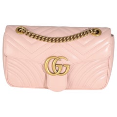 Gucci Borsa a tracolla piccola GG Marmont in pelle di vitello rosa Matelasse