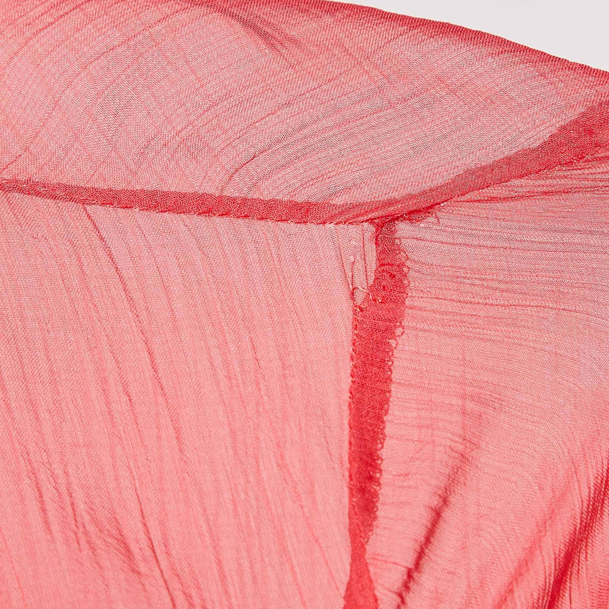 Gucci - Camicia rosa in chiffon con volant M. In condizioni buone in vendita a Dubai, Al Qouz 2