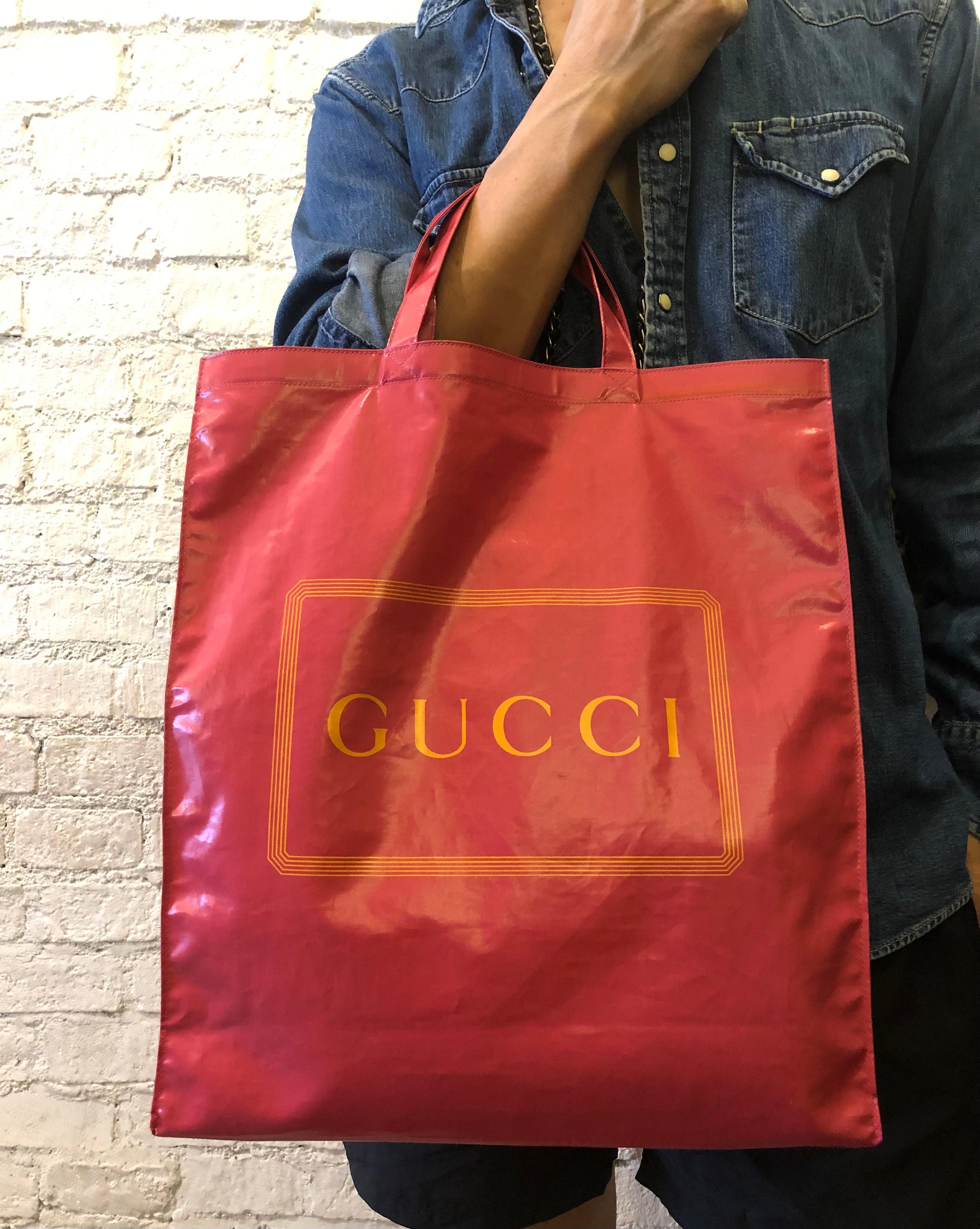 GUCCI Pink Coated Canvas Shopper Tote Bag In Excellent Condition For Sale In Bangkok, TH