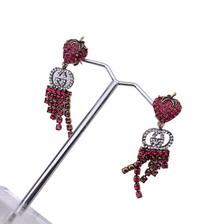 Gucci Pink Crystals Metal Strawberry Fringed Drop Earrings GG Logo In New Condition In Rome, Rome