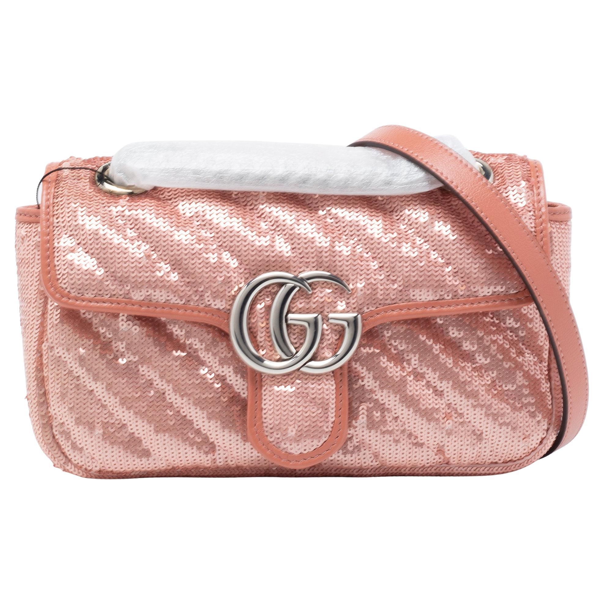 Gucci - Mini sac à bandoulière GG Marmont en cuir et paillettes diagonales  roses En vente sur 1stDibs