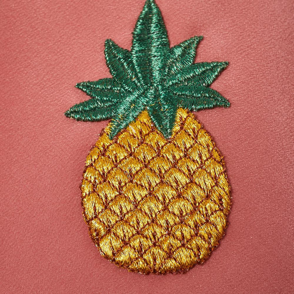 Gucci Seidenkrawatte mit gesticktem Ananas-Detail in Rosa (Orange)