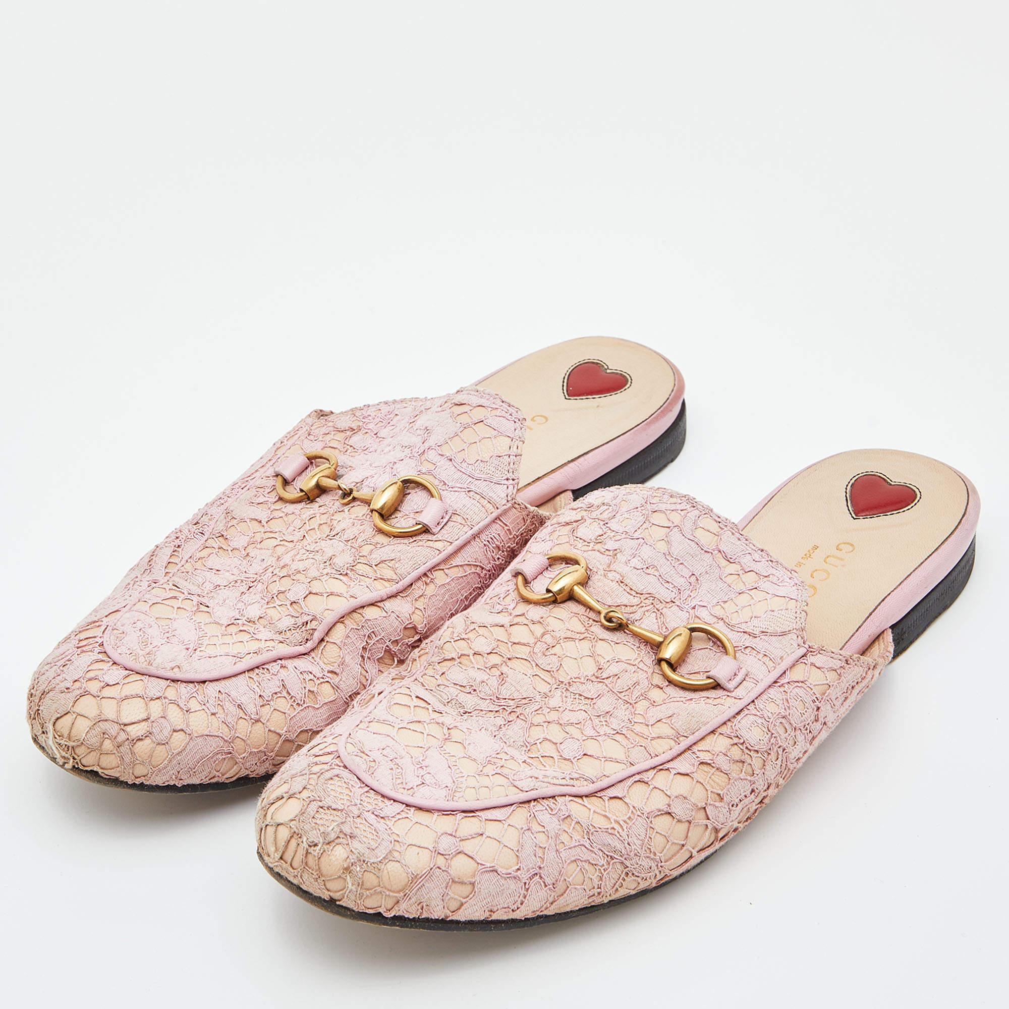 Gucci Pink Floral Lace and Leather Princetown Flat Mule Size 37.5 In Fair Condition For Sale In Dubai, Al Qouz 2