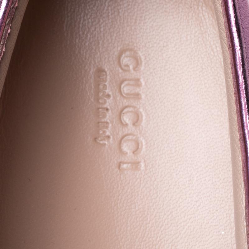 Gucci Pink Foil Leather Flower Slip On Sneakers Size 40 In New Condition In Dubai, Al Qouz 2