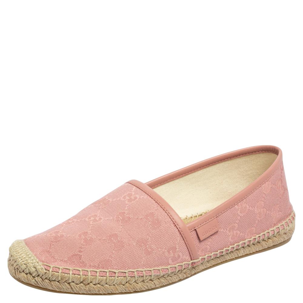 This summer, step out in style with these espadrilles from the House of Gucci. They are crafted using pink GG canvas and flaunt an easy slip-on style and espadrilles. Achieve a chic style by slipping these on with espadrilles with pastel