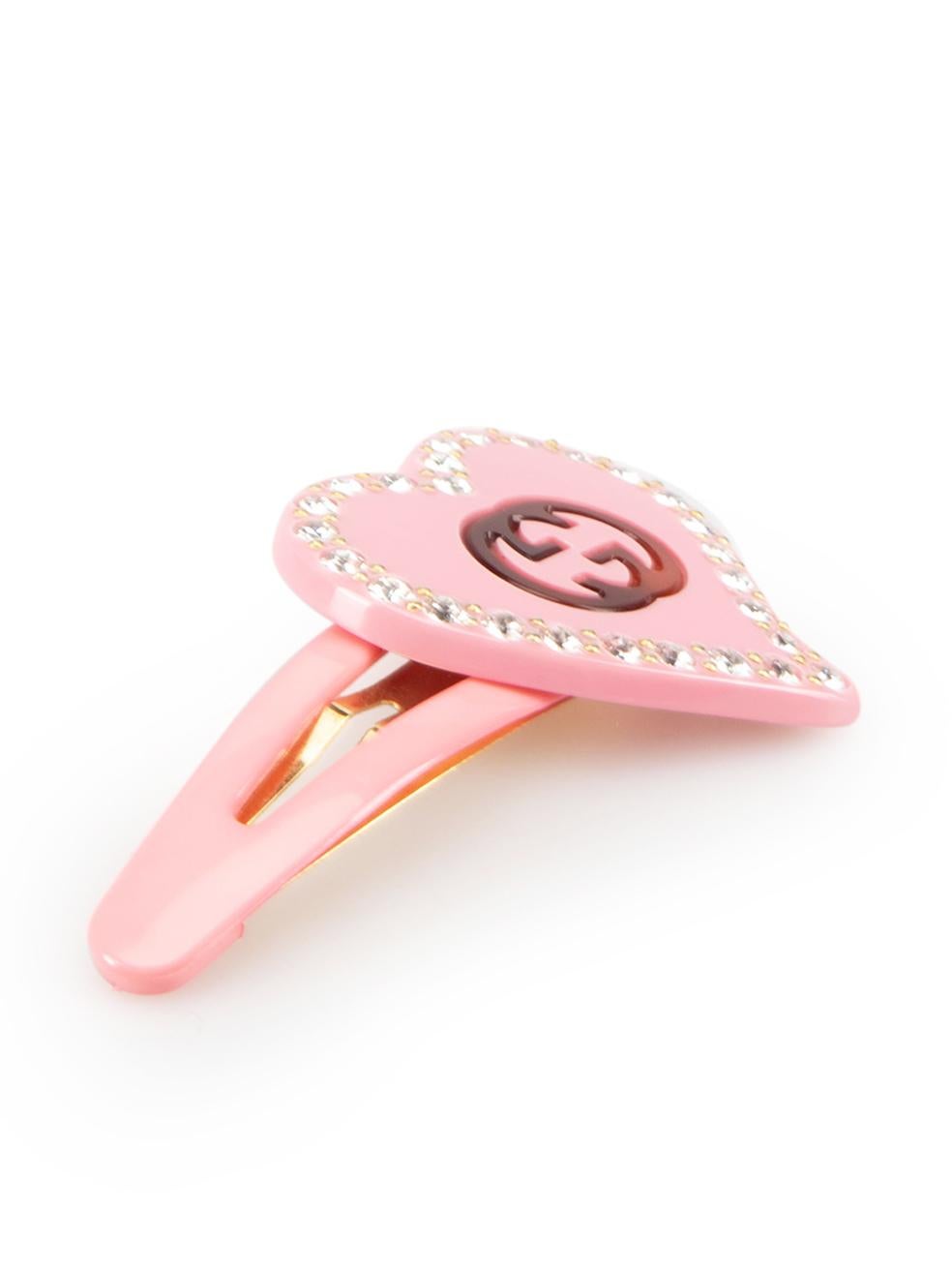 CONDITION is Very good. Hardly any visible wear to hair accessory is evident on this used Gucci designer resale item.



Details


Pink

Plastic

Hair clip

Heart shape

Silver crystal embellished

Brown 'GG' logo



 

Made in