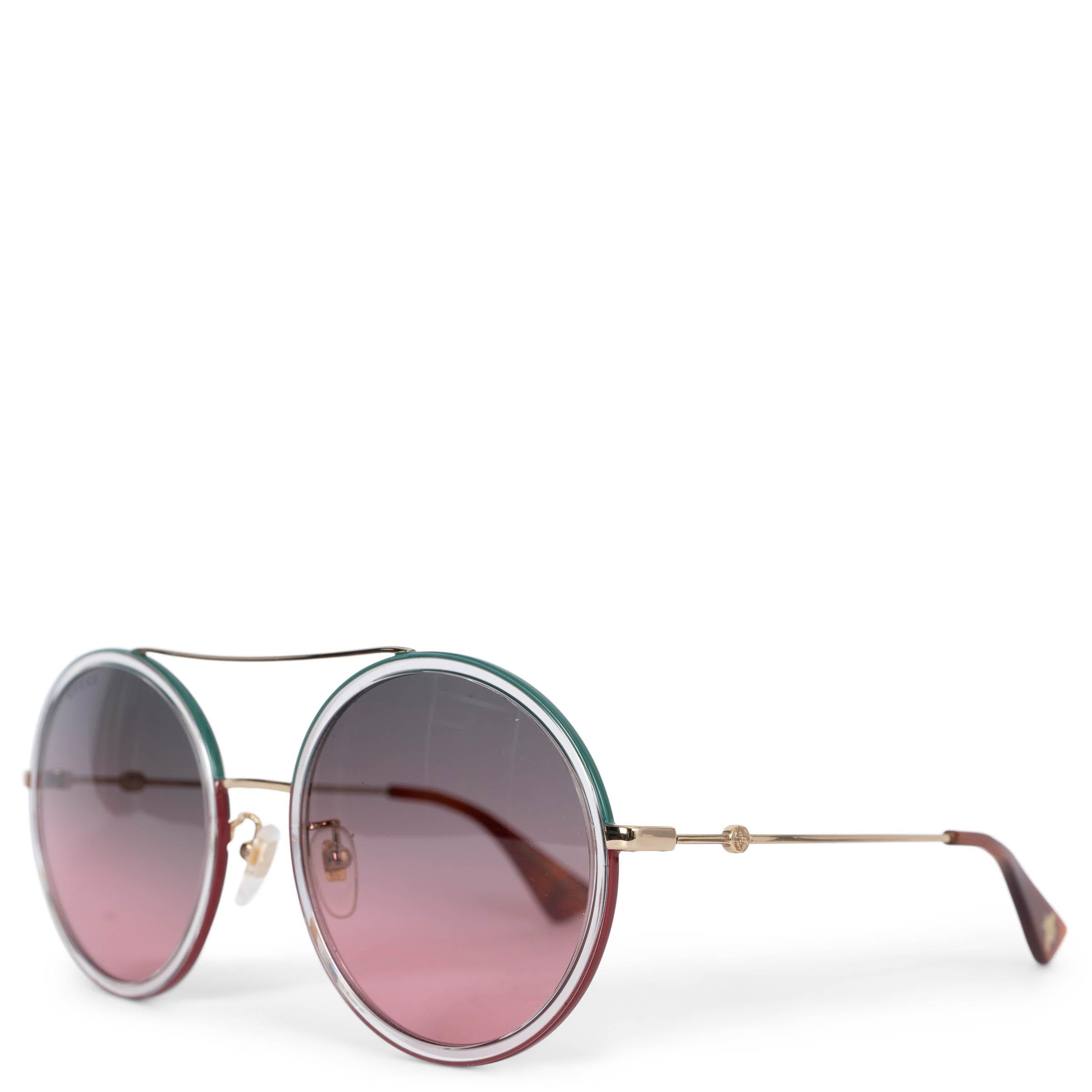 Lunettes de soleil rondes Gucci GG0061S 100% authentiques avec monture rose et vert pétrole et verres dégradés. Branches en métal doré avec logo GG et abeille signature. Ils ont été portés et sont en excellent état. Livré avec son étui d'origine.