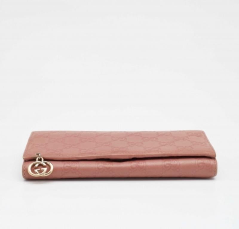 Gucci Pink Guccissima Leather Interlocking G Continental Wallet In Fair Condition For Sale In Dubai, Al Qouz 2