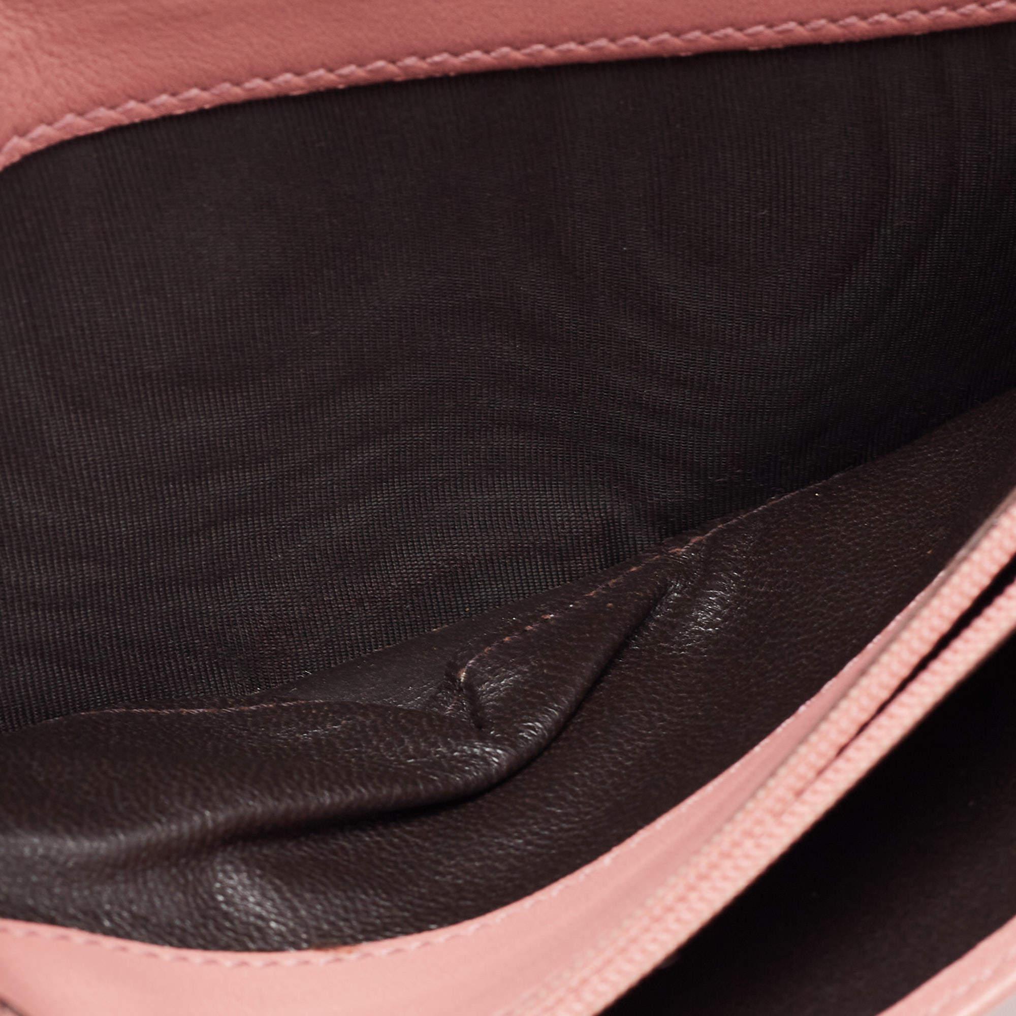 Gucci Pink Guccissima Leather Metal Flap Continental Wallet In Good Condition In Dubai, Al Qouz 2