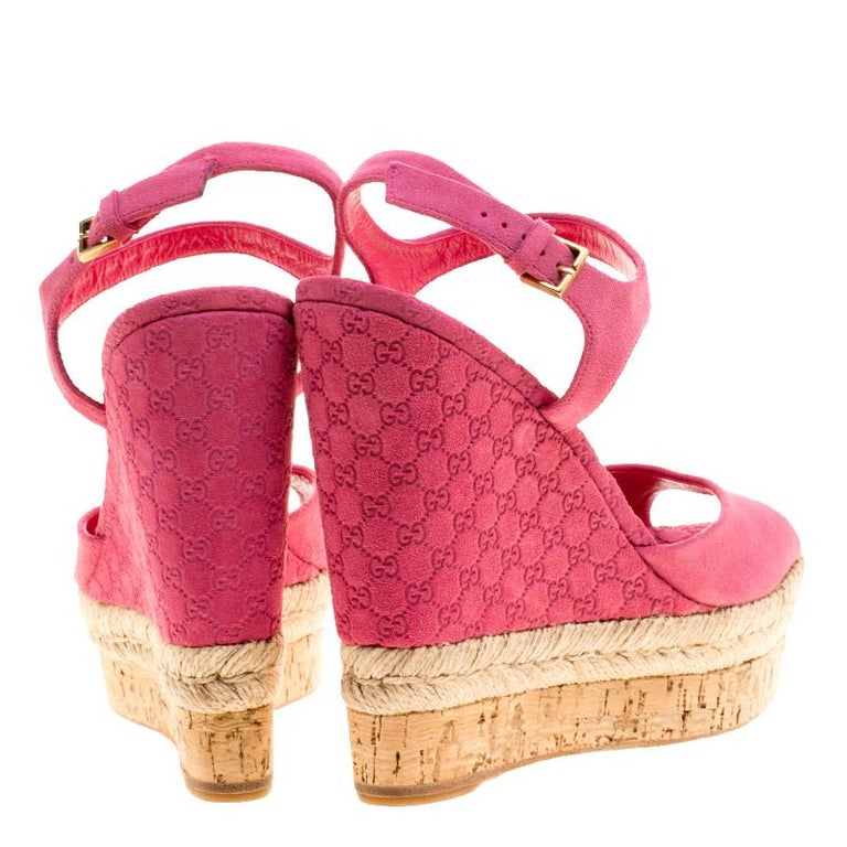pink sandshoes