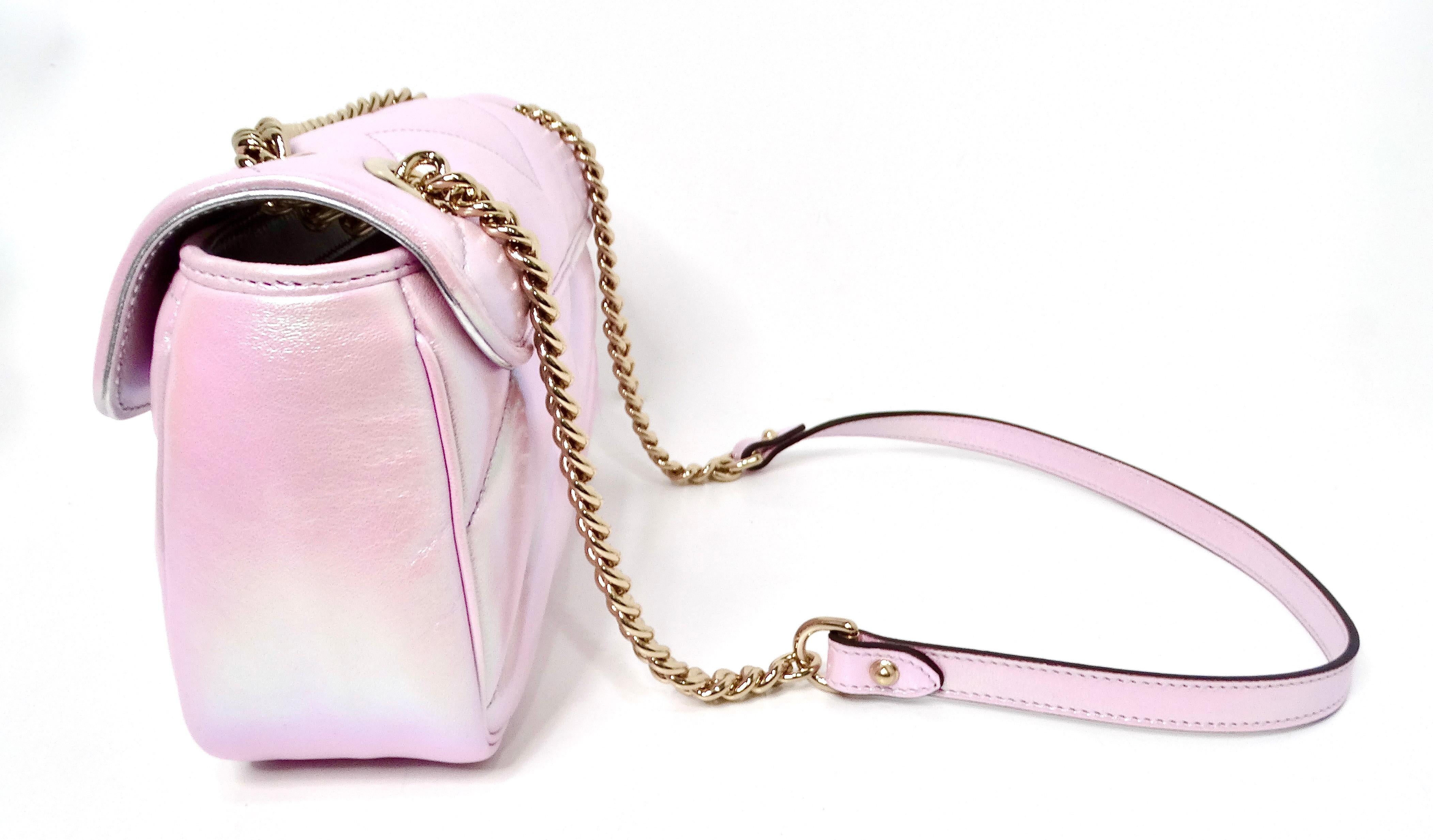 Bolso Gucci Rosa Napa Iridiscente Chevron Matelasse GG Gris en venta