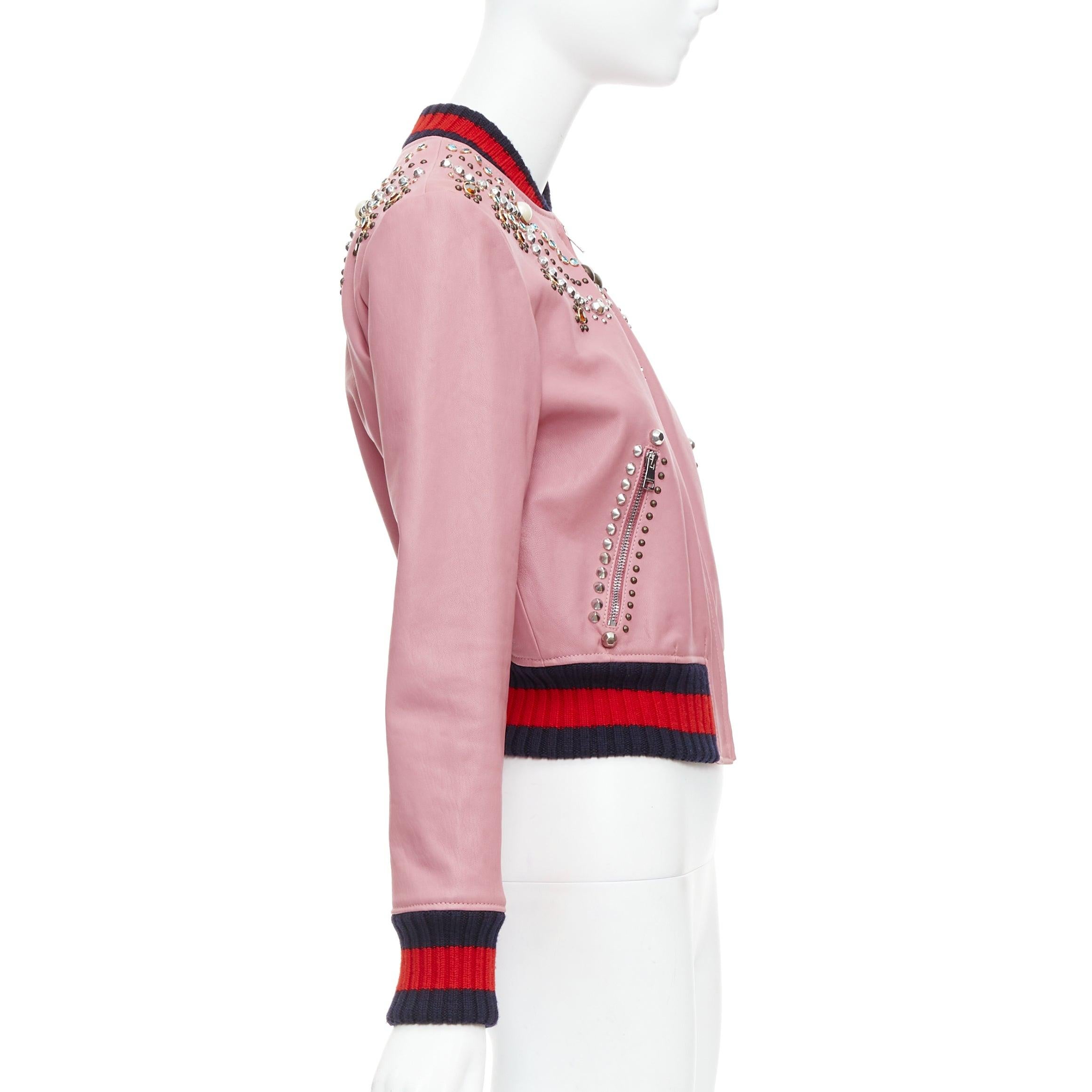 GUCCI Rosa Lammfell-Bomber mit Perlenverzierung und Webbesatz IT40 S Damen im Angebot