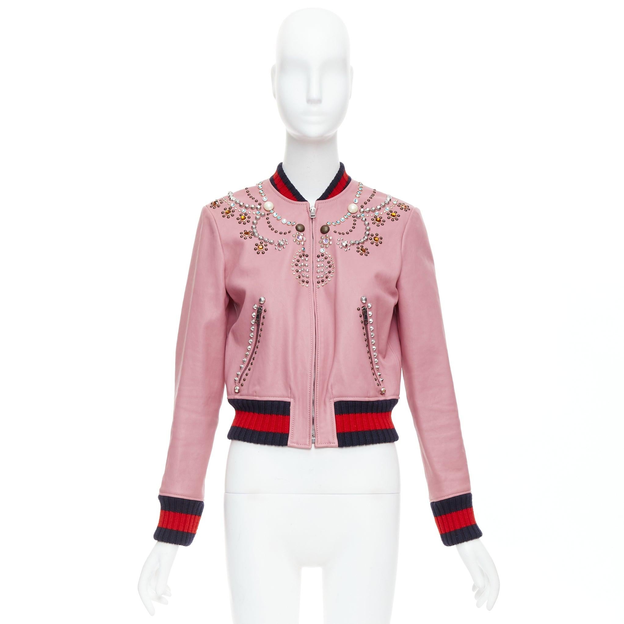 GUCCI Rosa Lammfell-Bomber mit Perlenverzierung und Webbesatz IT40 S im Angebot 4