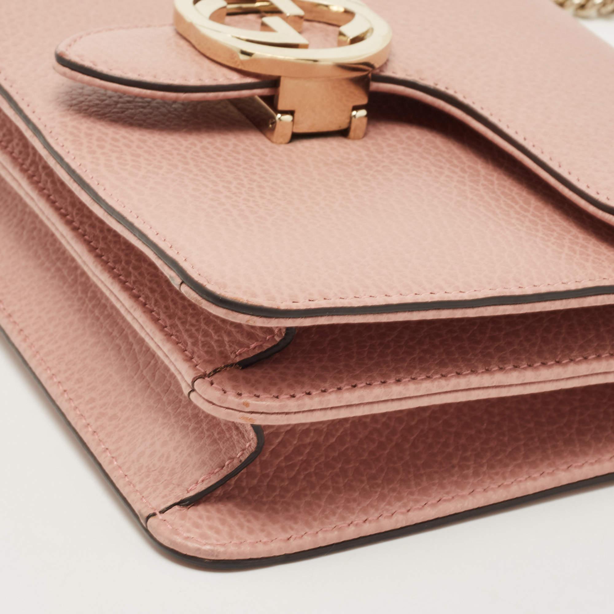 Gucci Pink Leather Dollar Interlocking G Crossbody Bag In Good Condition In Dubai, Al Qouz 2