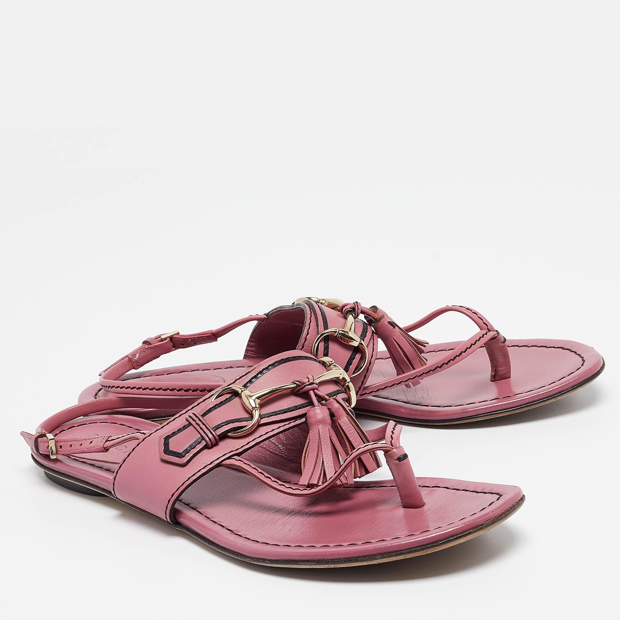 Gucci sandales à franges en cuir rose Taille  37 Bon état - En vente à Dubai, Al Qouz 2