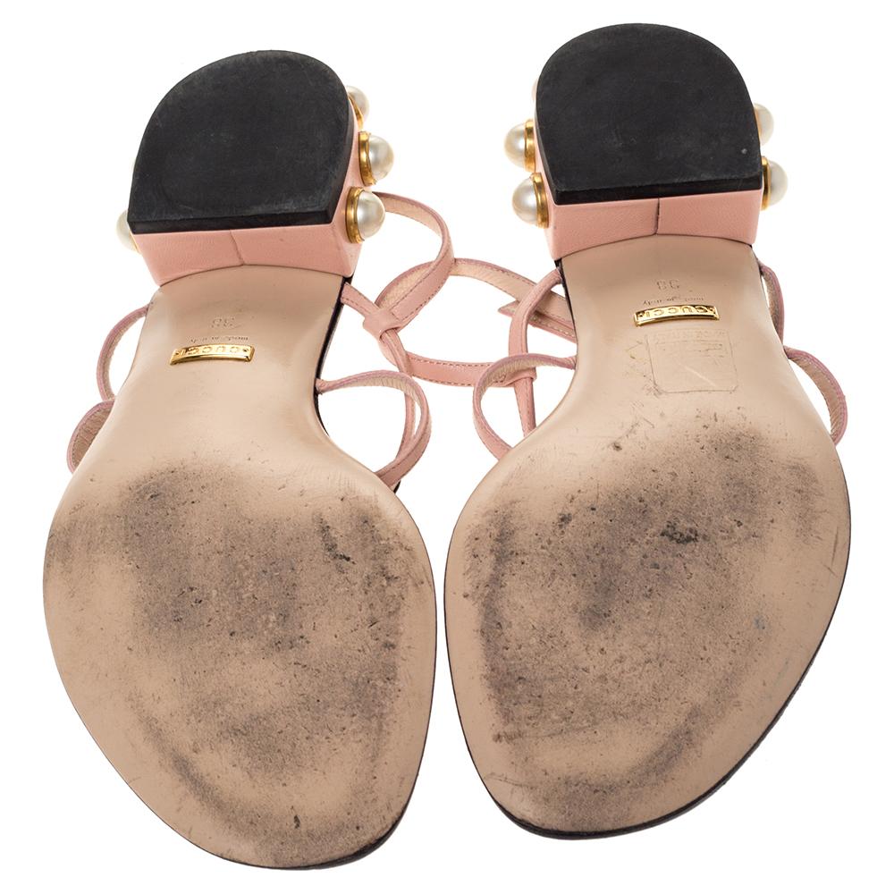 Gucci Pink Leather Hatsumomo Cherry Thong Sandals Size 38 In Good Condition In Dubai, Al Qouz 2
