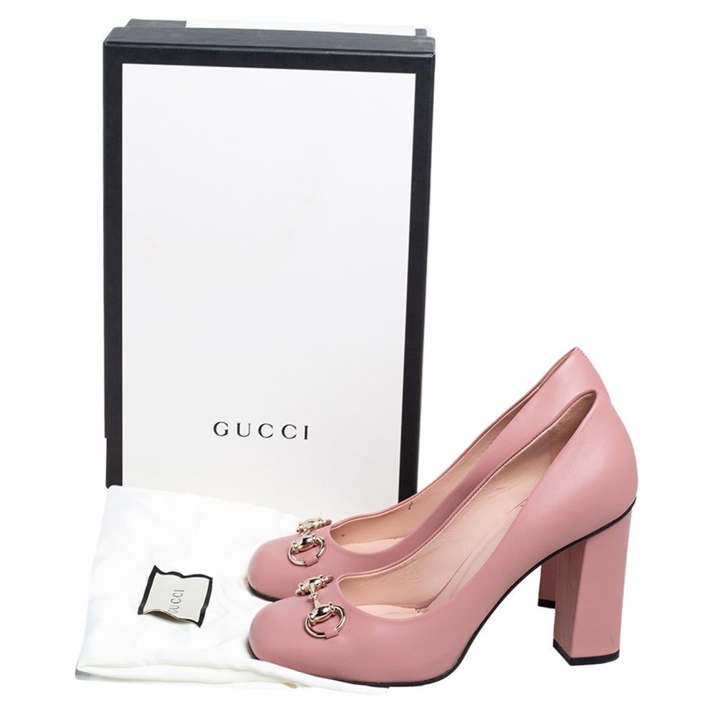 Finesse and poise will all come naturally to you when you step out in this pair of Horsebit pumps from Gucci. Crafted from leather, the pink pumps have been styled with square toes, block heels, and the iconic Horsebit detail on the uppers. The