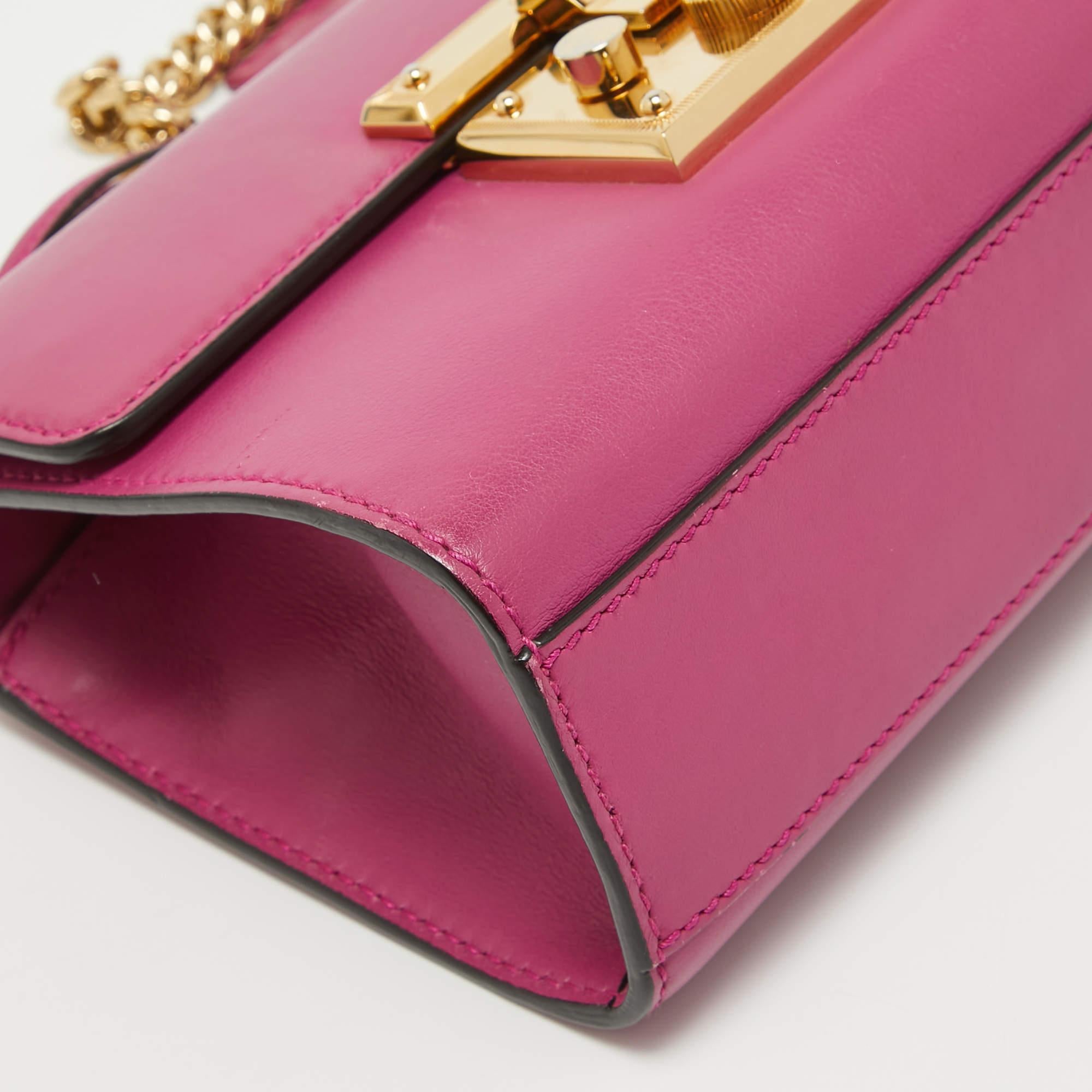 Gucci Pink Leather Small Padlock Shoulder Bag For Sale 5
