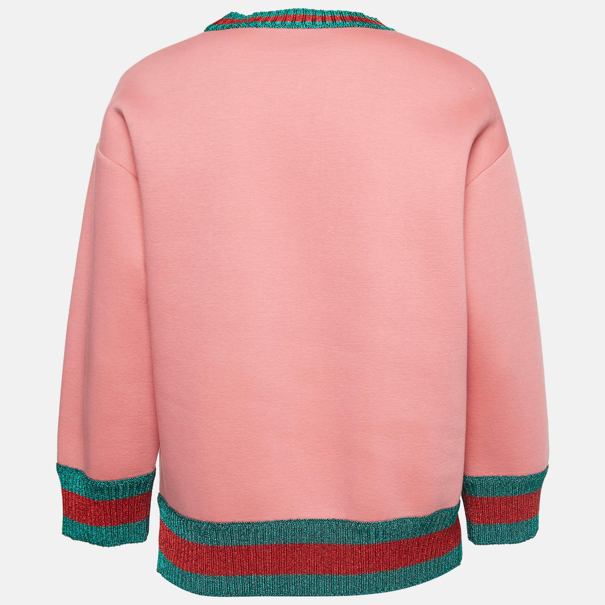 Whether you want to go out on casual outings with friends or just want to lounge around, this sweatshirt is a versatile piece and can be styled in many ways. It has been made using fine fabric.
