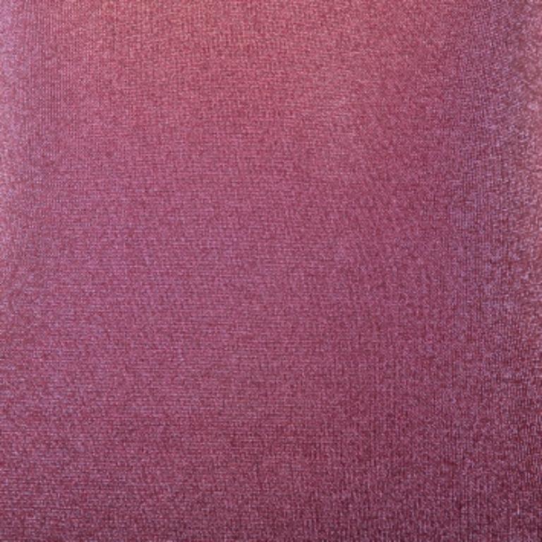This pink tank top from Gucci exhibits a shimmery lurex knit design. It flaunts a scooped neckline and is sure to lend you a great fit. Pair it with denim and sneakers for your casual outing with friends.