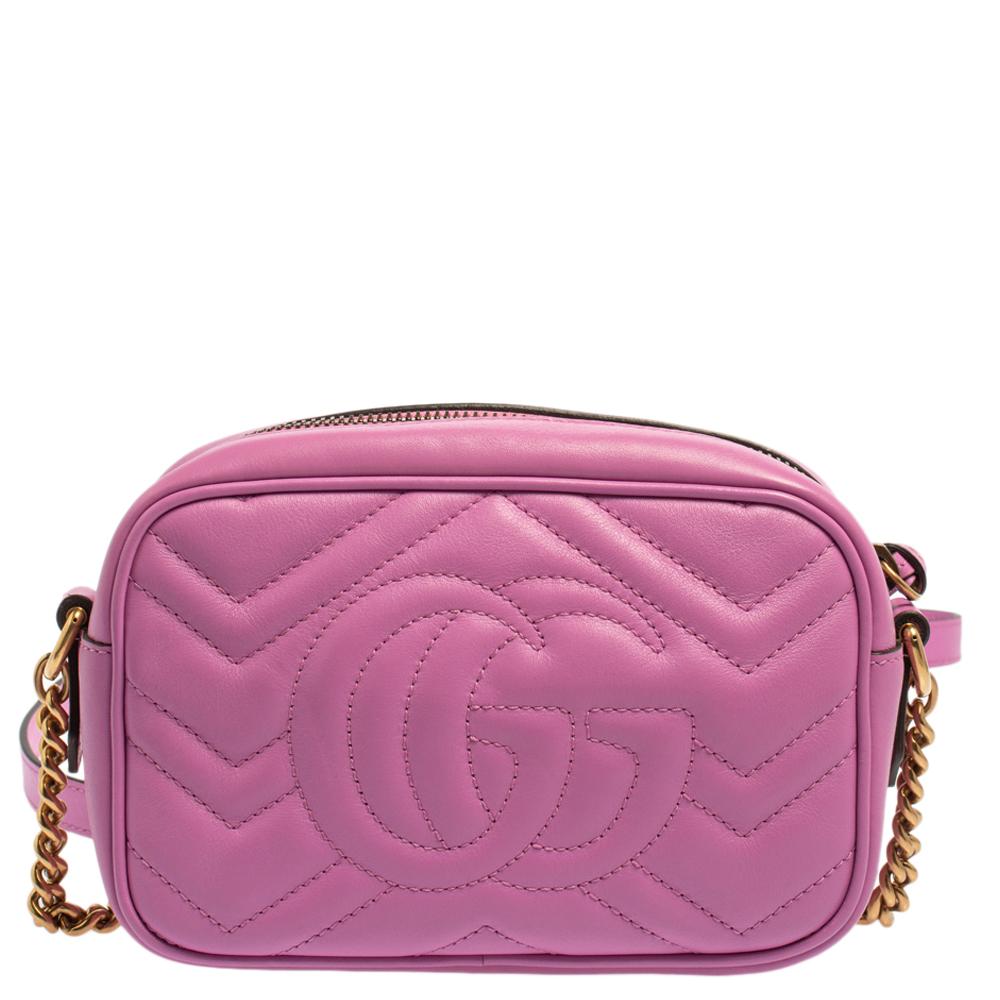 The petite and classic GG Marmont shoulder bag is made of lavish matelassé leather and has a well-sized interior. It features a gold-tone GG hardware logo on the front for a signature touch. The strap is accentuated with a luxurious-looking