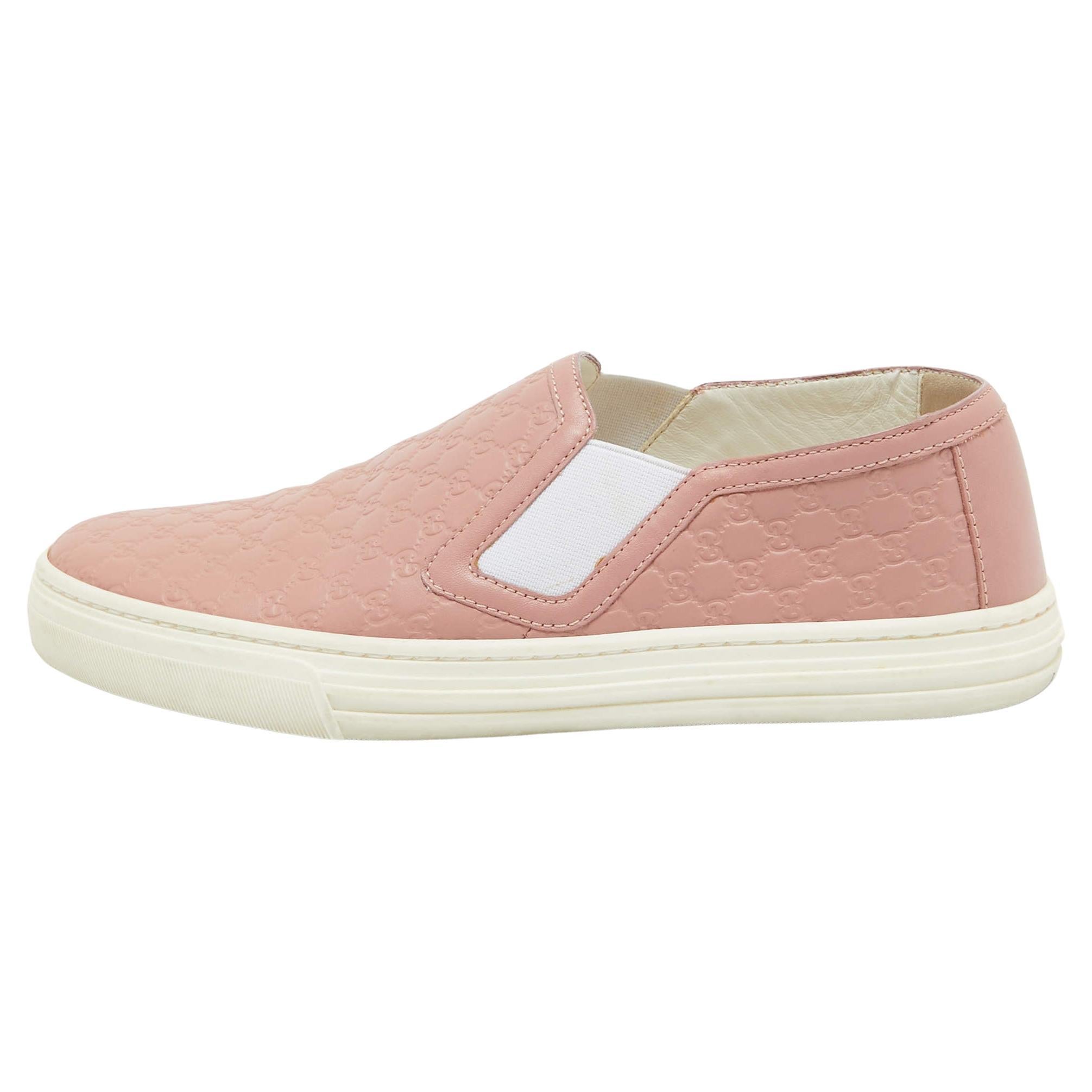 Gucci Pink Microguccissima Leather Slip On Sneakers Size 35.5 For Sale