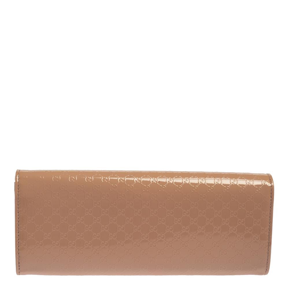 Gucci Pink Microguccissima Patent Leather Broadway Clutch In Good Condition In Dubai, Al Qouz 2