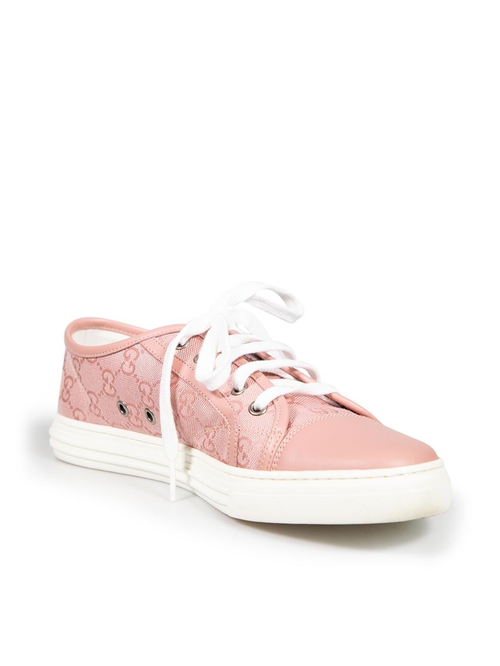 CONDITION is Very good. Minimal wear to trainers is evident. Light creasing to the front of the right shoe and general wear to soles on this used Gucci designer resale item. This item comes with an original dust bag, box and extra shoelaces.
 
 
 
