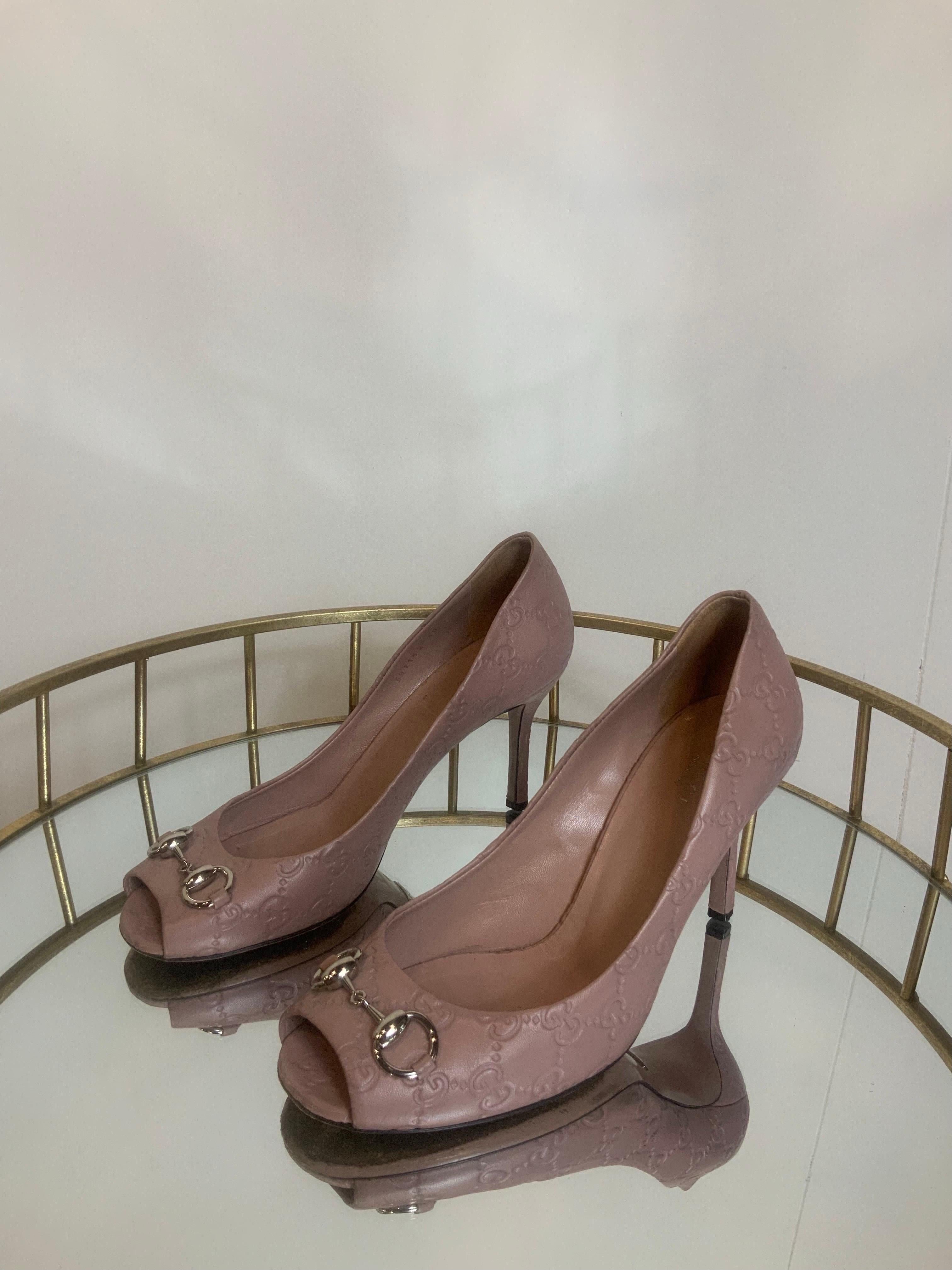 Gucci rosa Monogram Punta aperta In condizioni buone in vendita a Carnate, IT