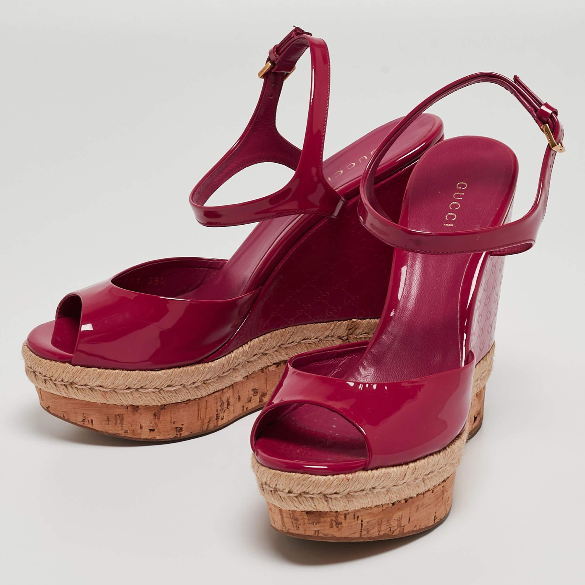 Gucci Pink Patent Leather Hollie Wedge Sandals Size 39.5 For Sale 4