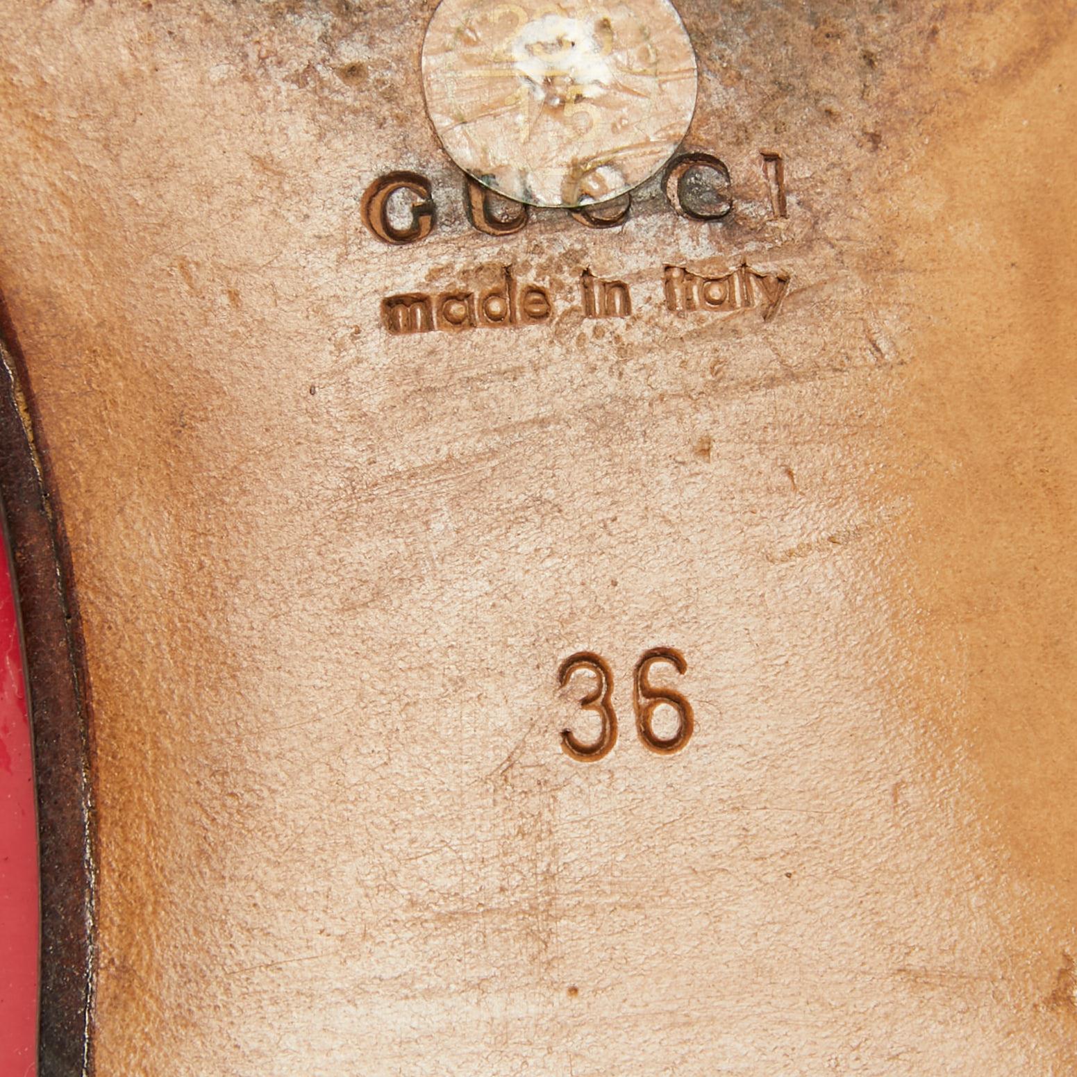 Gucci Pink Patent Leather Horsebit Loafers Size 36 In Fair Condition For Sale In Dubai, Al Qouz 2