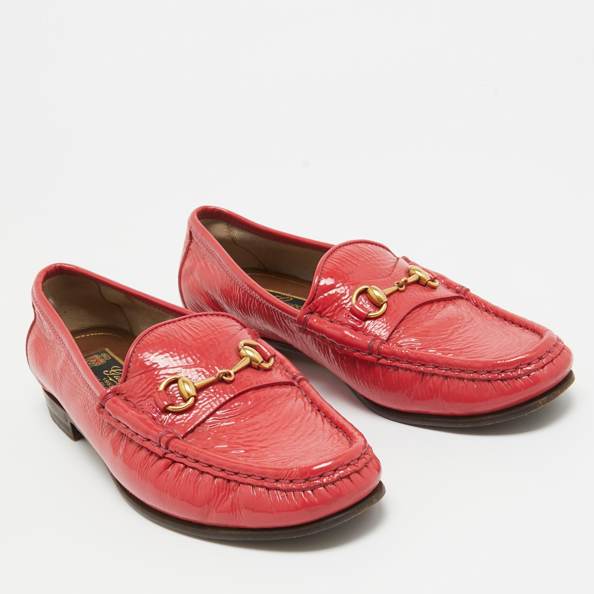 Gucci Horsebit Loafers aus rosa Lackleder in Pferdchenform Größe 36 im Angebot 1
