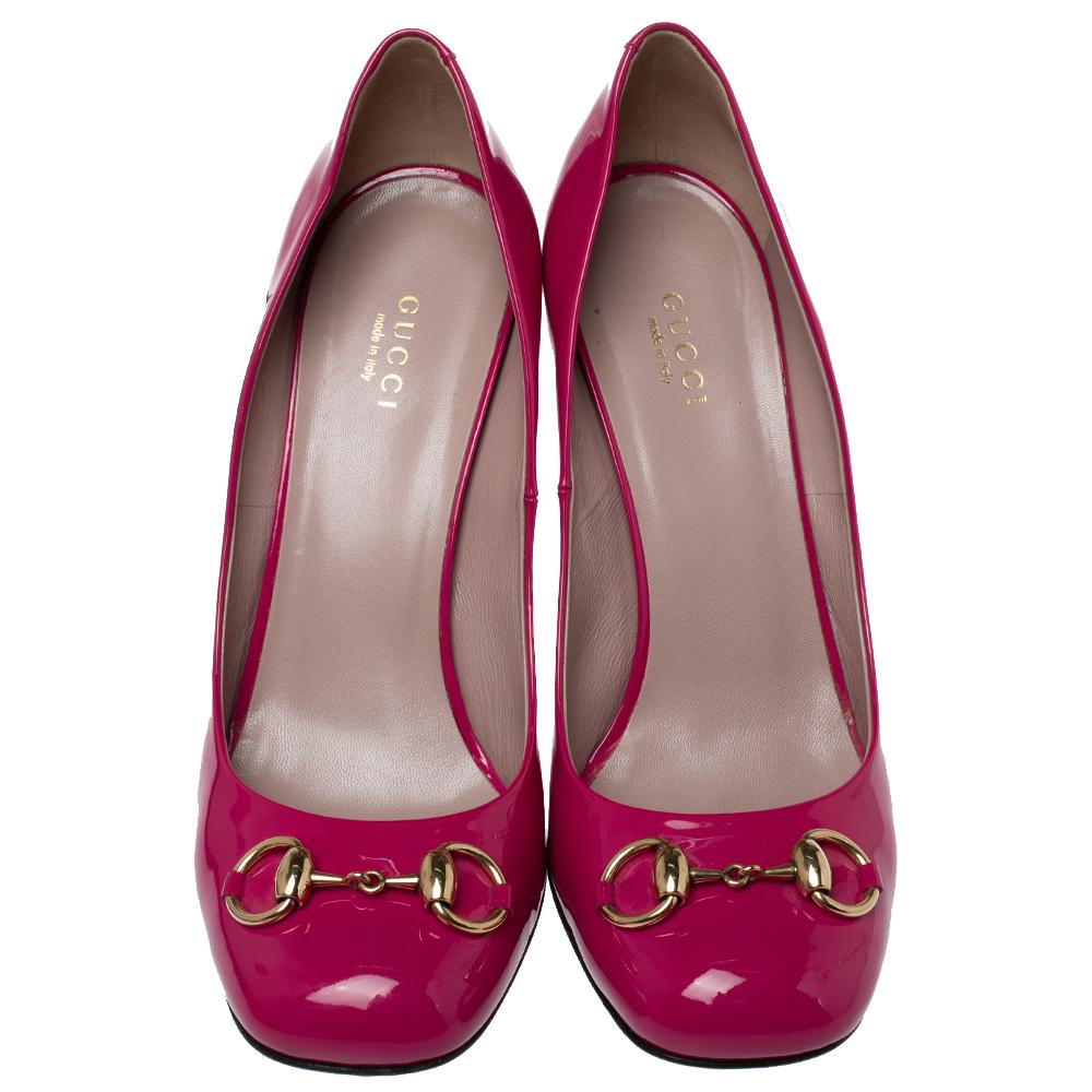 Featuring a chic, minimalist design, these Jolene pumps from Gucci are easy to style with most of your outfits. Glossy patent leather uppers showcase the signature Horsebit in gold-tone for a signature touch. High stiletto heels and round toes form