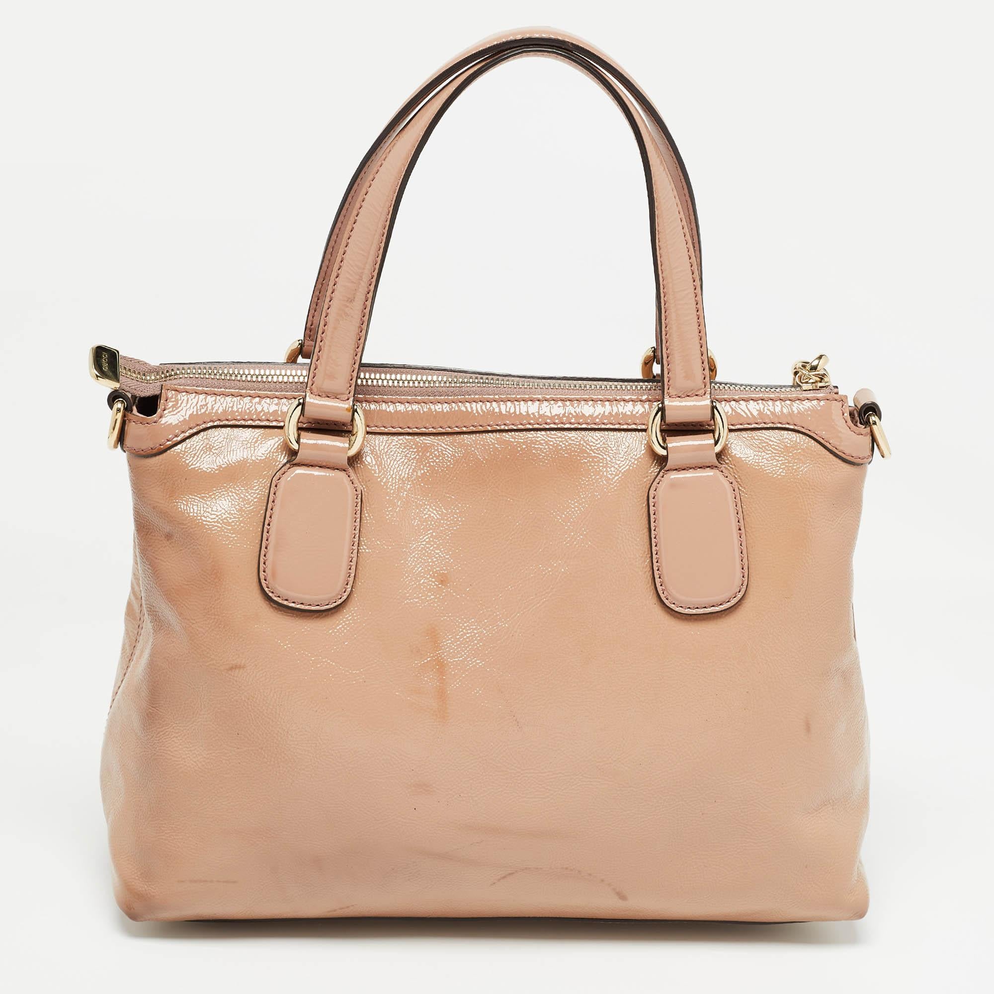 Sac cabas Soho de travail en cuir verni rose Gucci Bon état - En vente à Dubai, Al Qouz 2