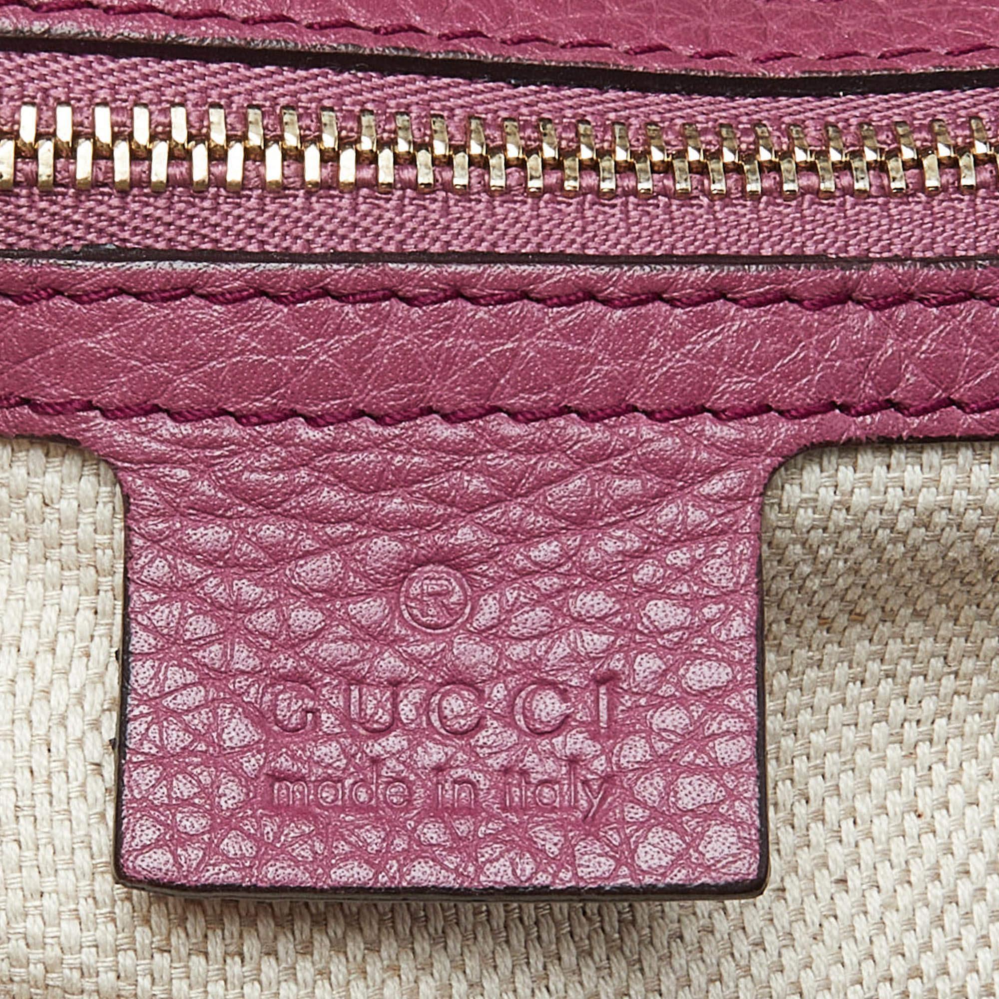 Gucci Fourre-tout Soho en cuir grainé rose de taille moyenne en vente 2