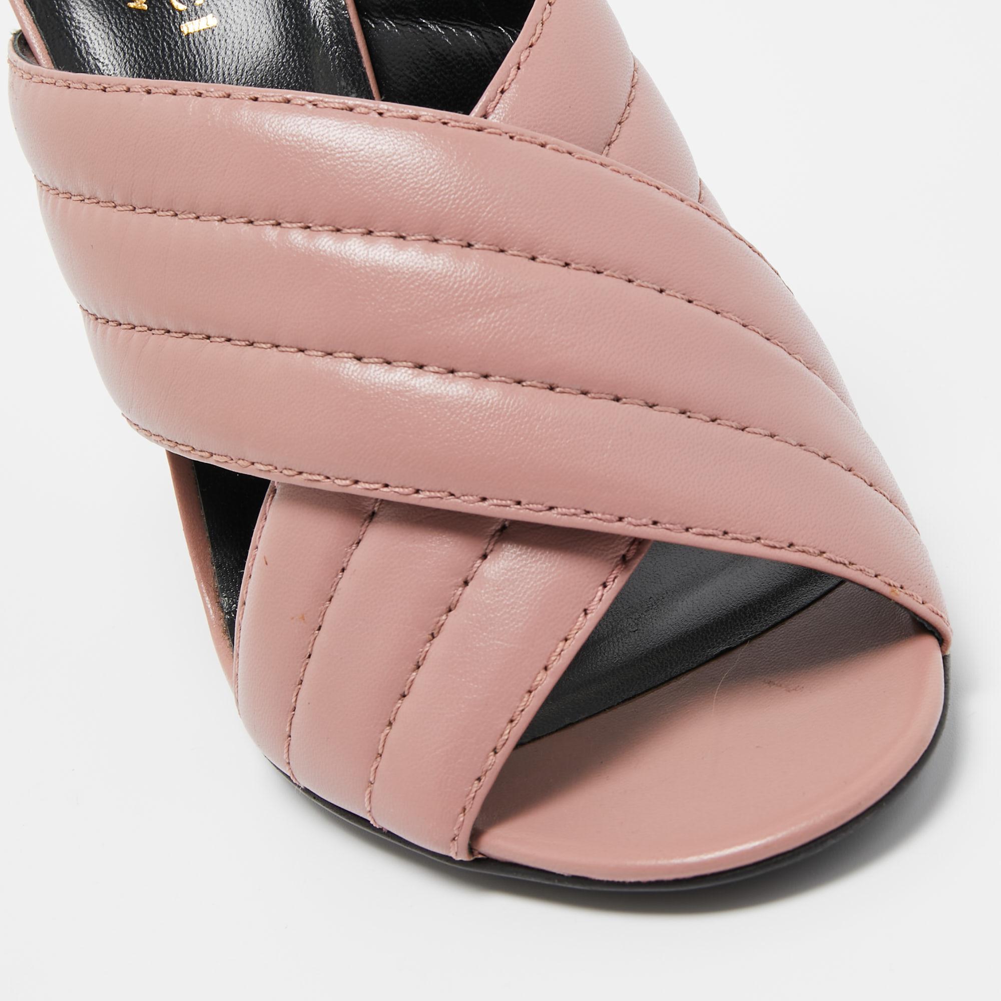 Gucci Pink Quilted Leather Webby Slide Sandals Size 38.5 For Sale 2