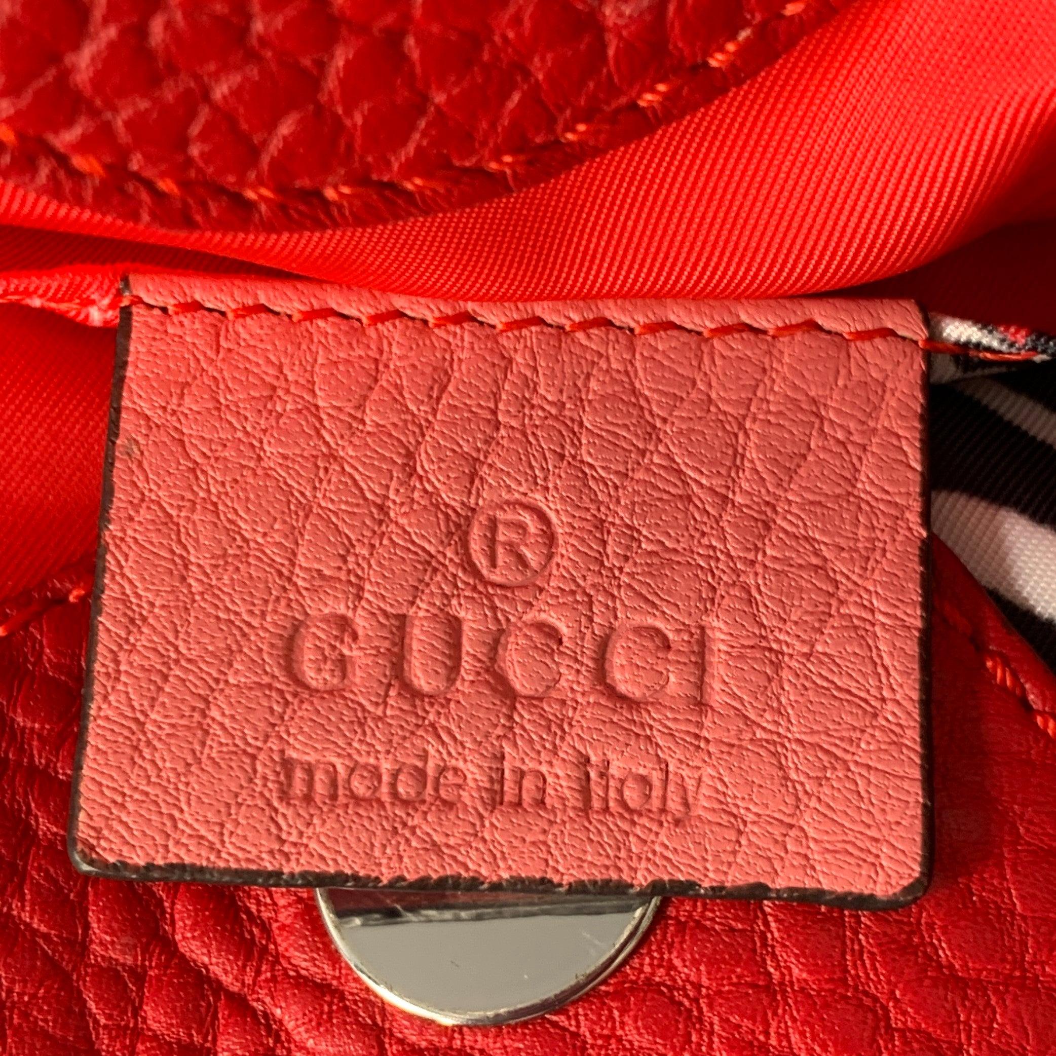 GUCCI Pink Red Heart Pebble Grain Leather Mini Tote Handbag For Sale 3