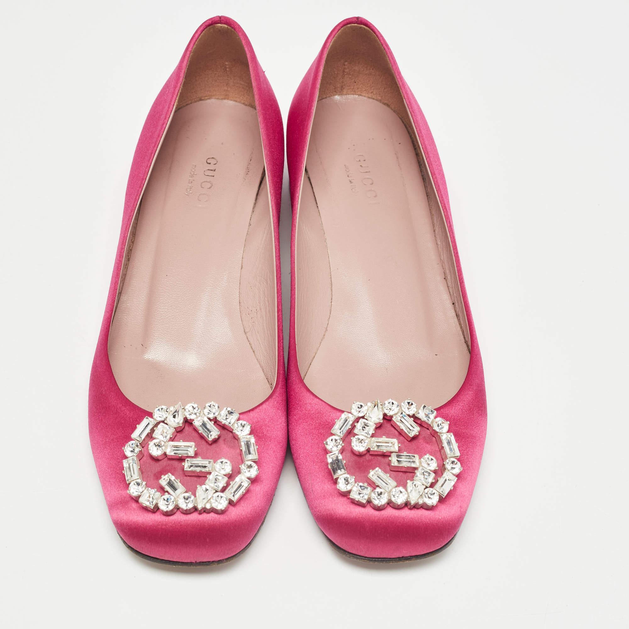 Gucci Pink Satin Crystal Embellished Interlocking G Pumps Size 36 In Good Condition In Dubai, Al Qouz 2