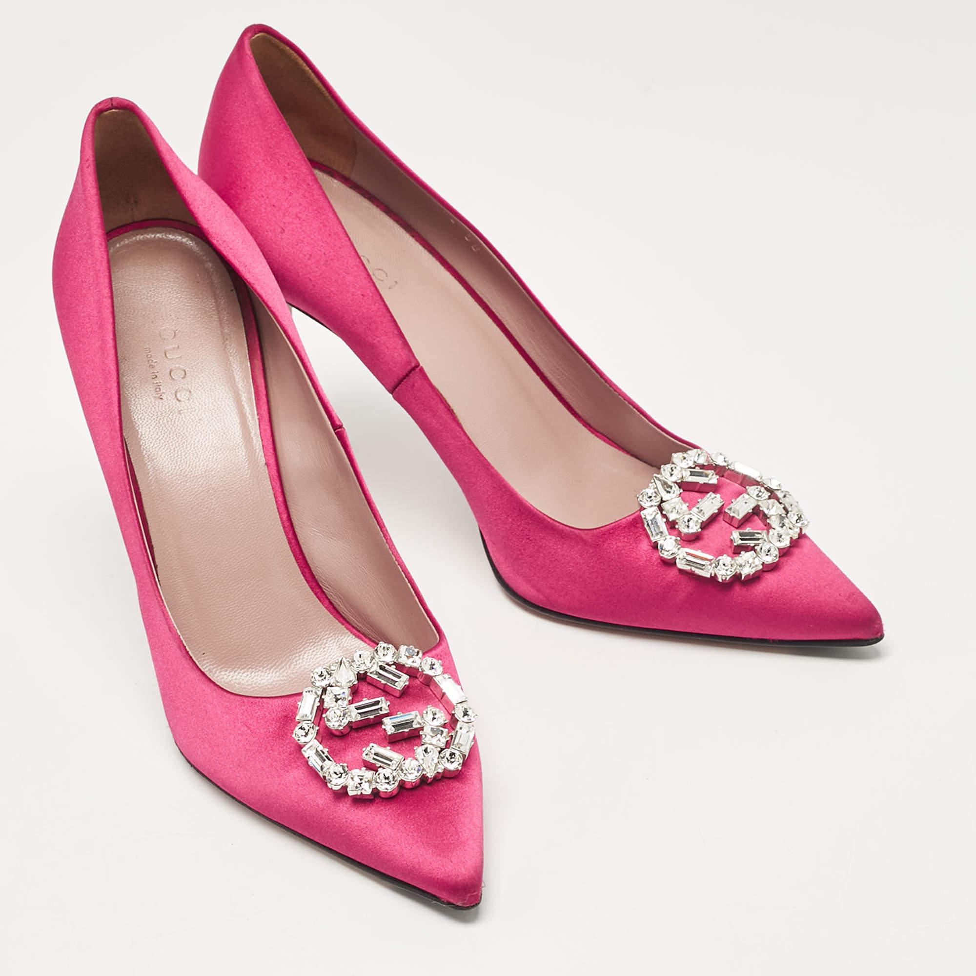 Women's Gucci Pink Satin Crystal Embellished Interlocking G Pumps Size 38 For Sale